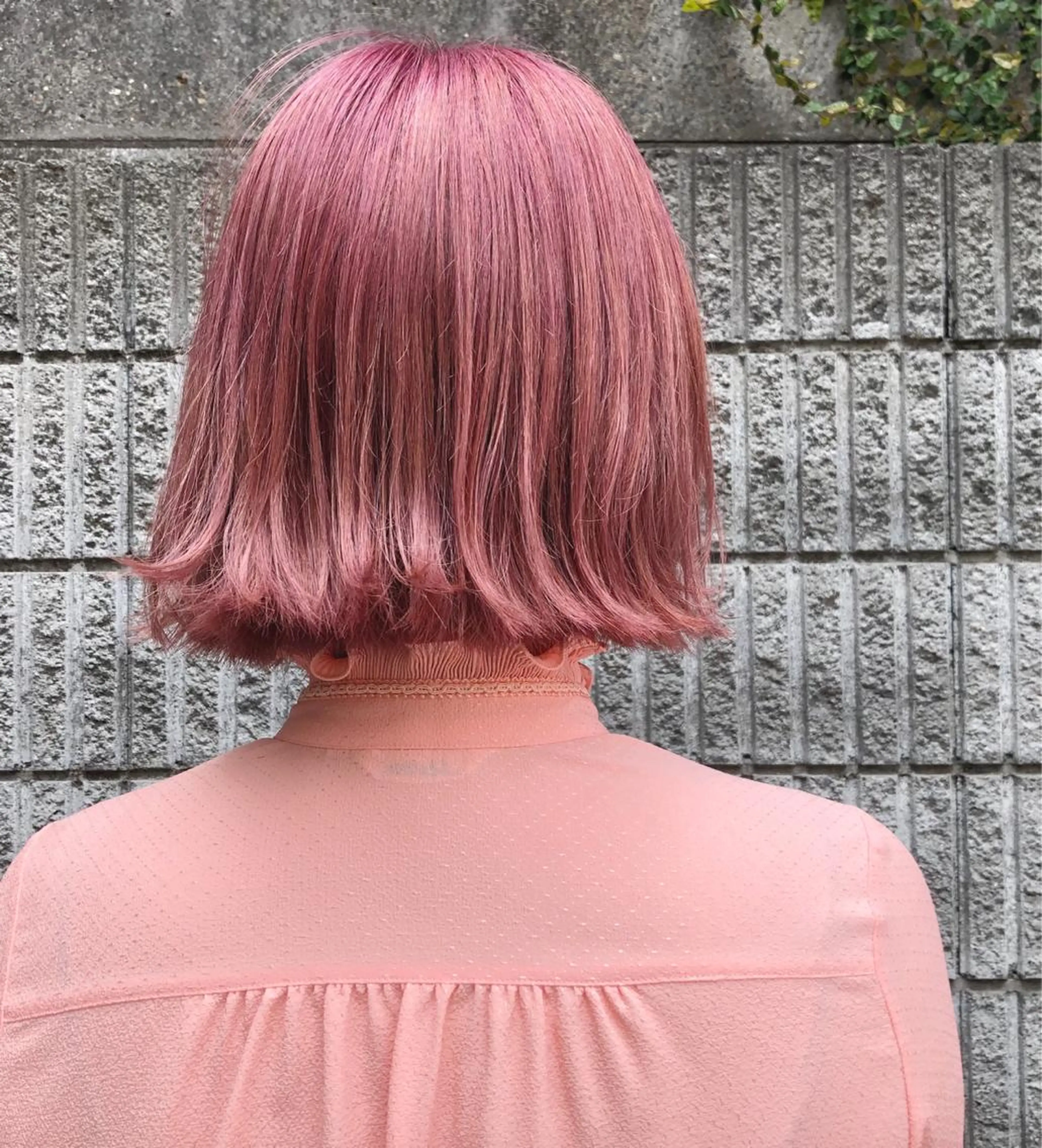 ショート カラー ブリーチ お洒落ベージュ🤎 代官山shibukiのヘアスタイル