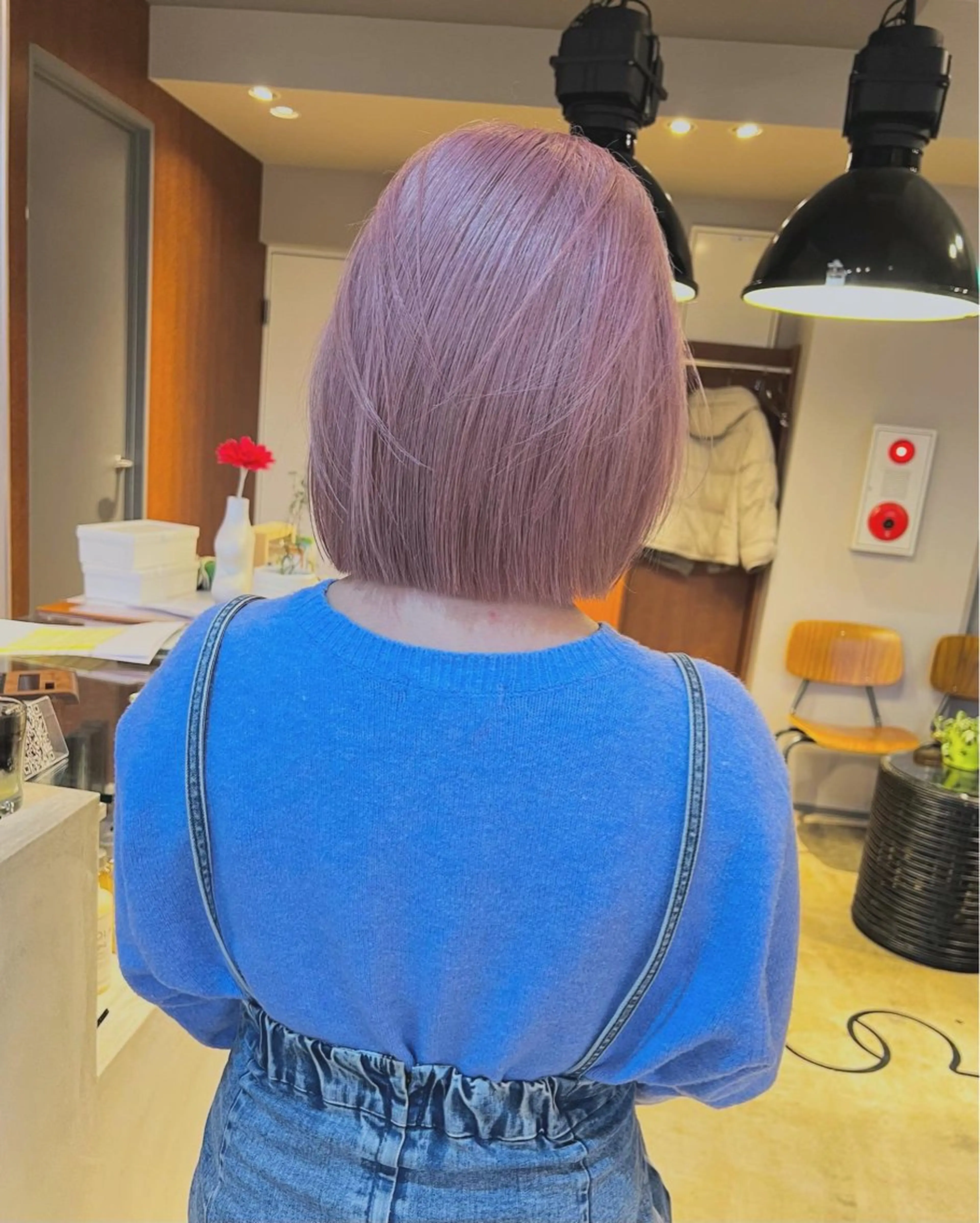 ミディアム カット ヘアカラー ミルクティーベージュ outaのヘアスタイル