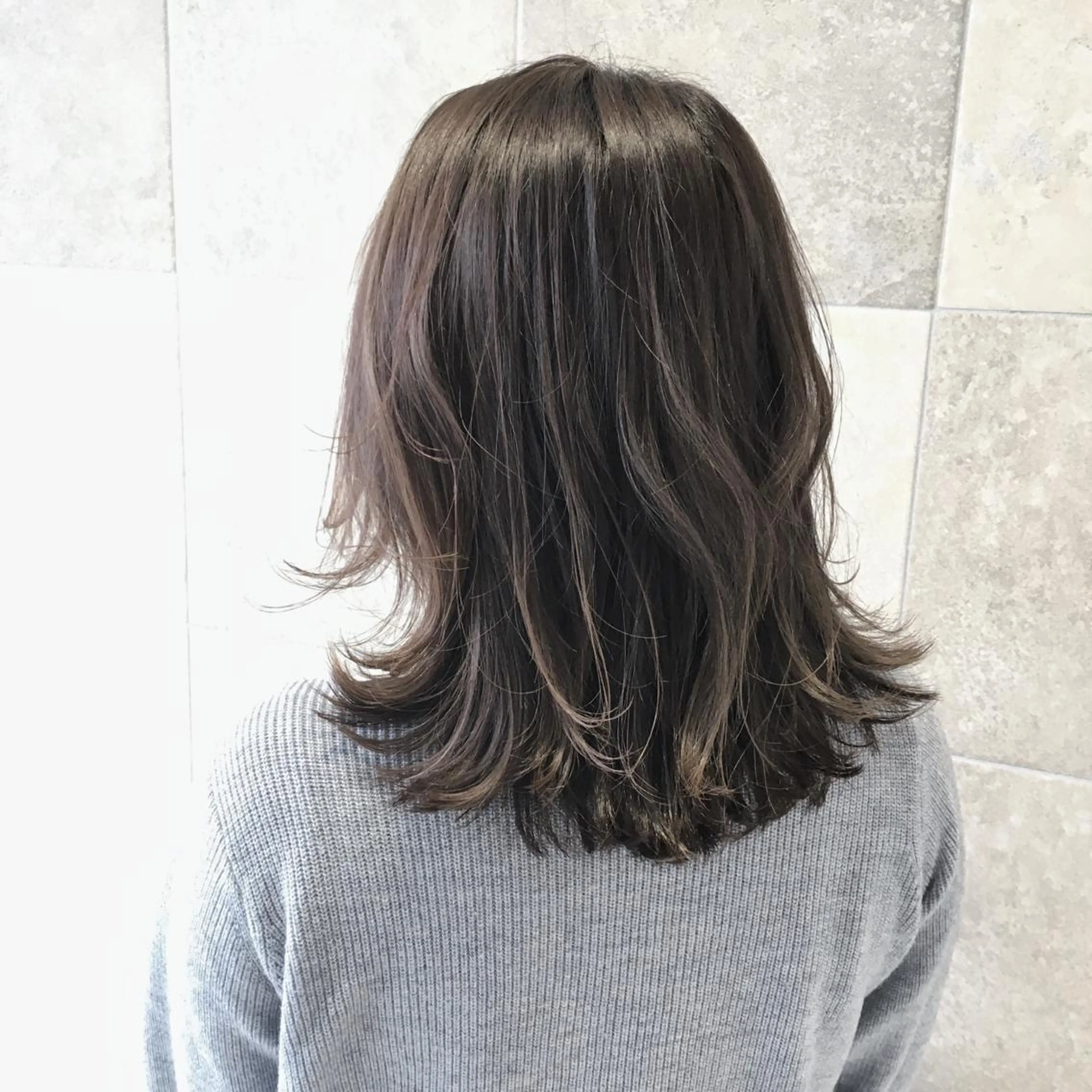 ミディアム カラー ハイライトカラー ハイライト カット ヘアカラー カット／メンズカット 藤田麻衣のヘアスタイル