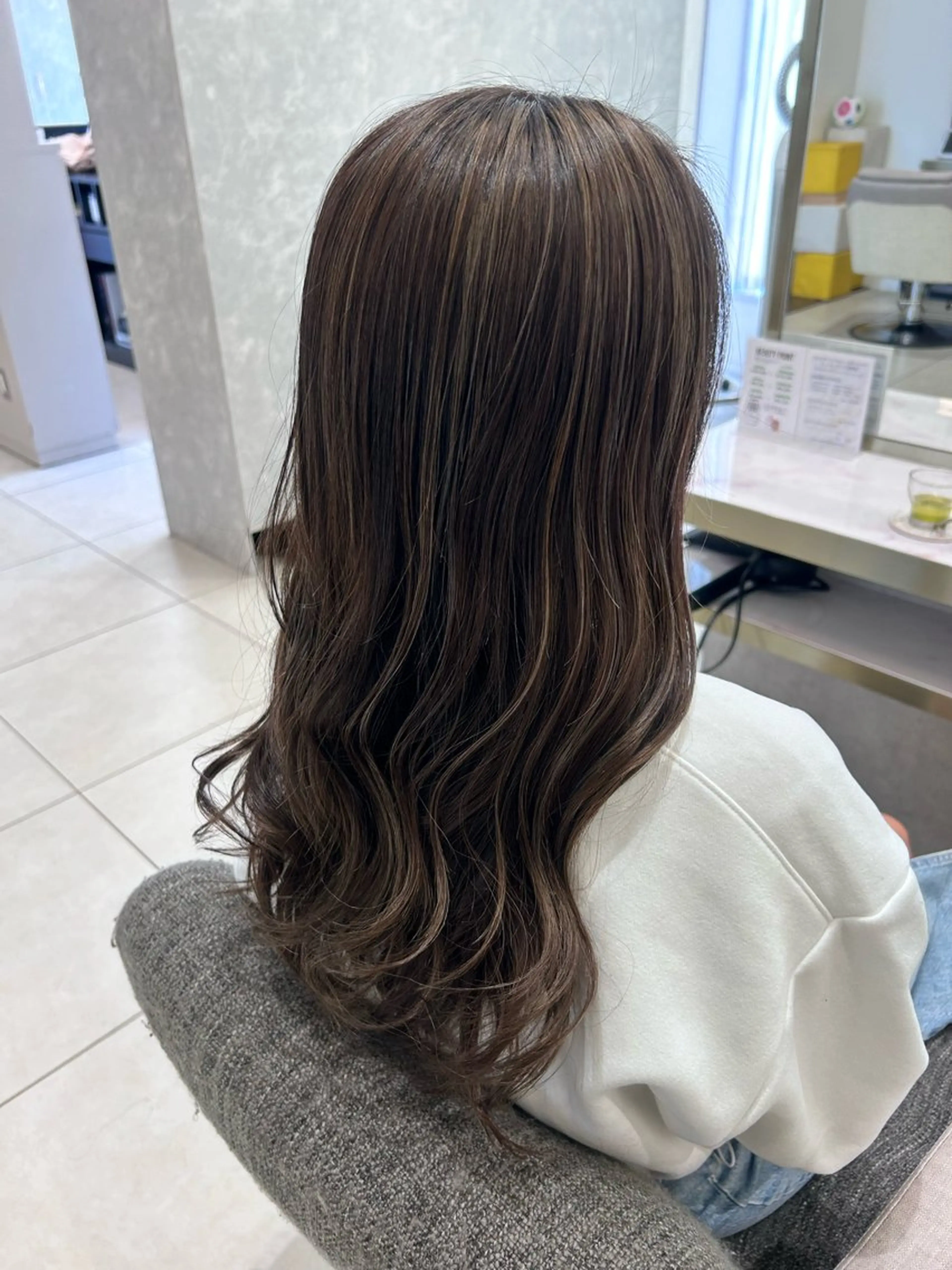 セミロング カラー 透明感カラー ハイライトカラー 外国人風カラー ハイライト カット ヘアカラー 渡辺 亮/ 白髪ぼかし/髪質改善のヘアスタイル