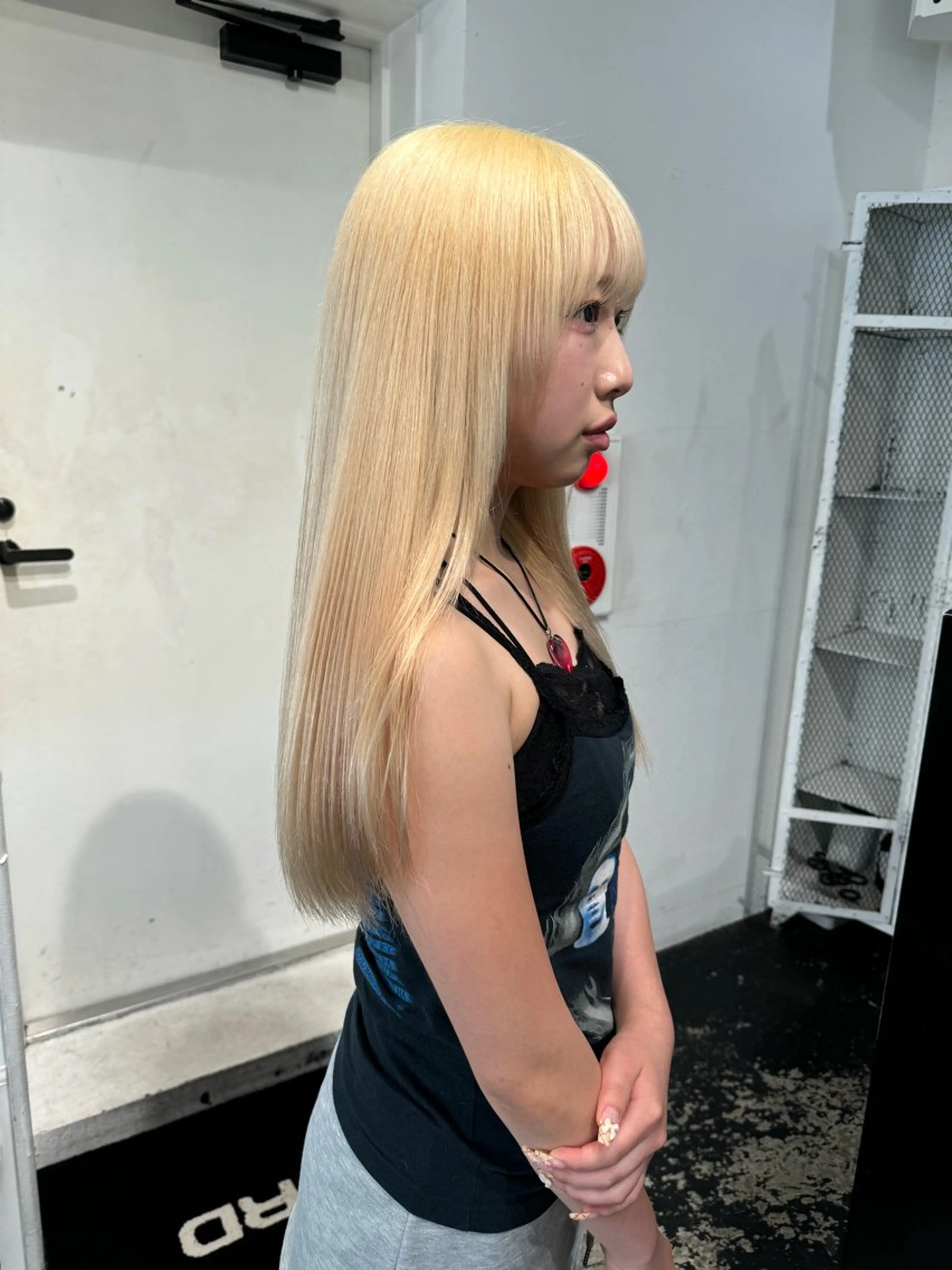 ロング カラー ヘアアレンジ ブリーチ 抜きっぱなしブロンド ブロンド ホワイトブロンド ヘアカラー トリートメント 艶ハイトーン/ヘア アレンジAYAKAのヘアスタイル