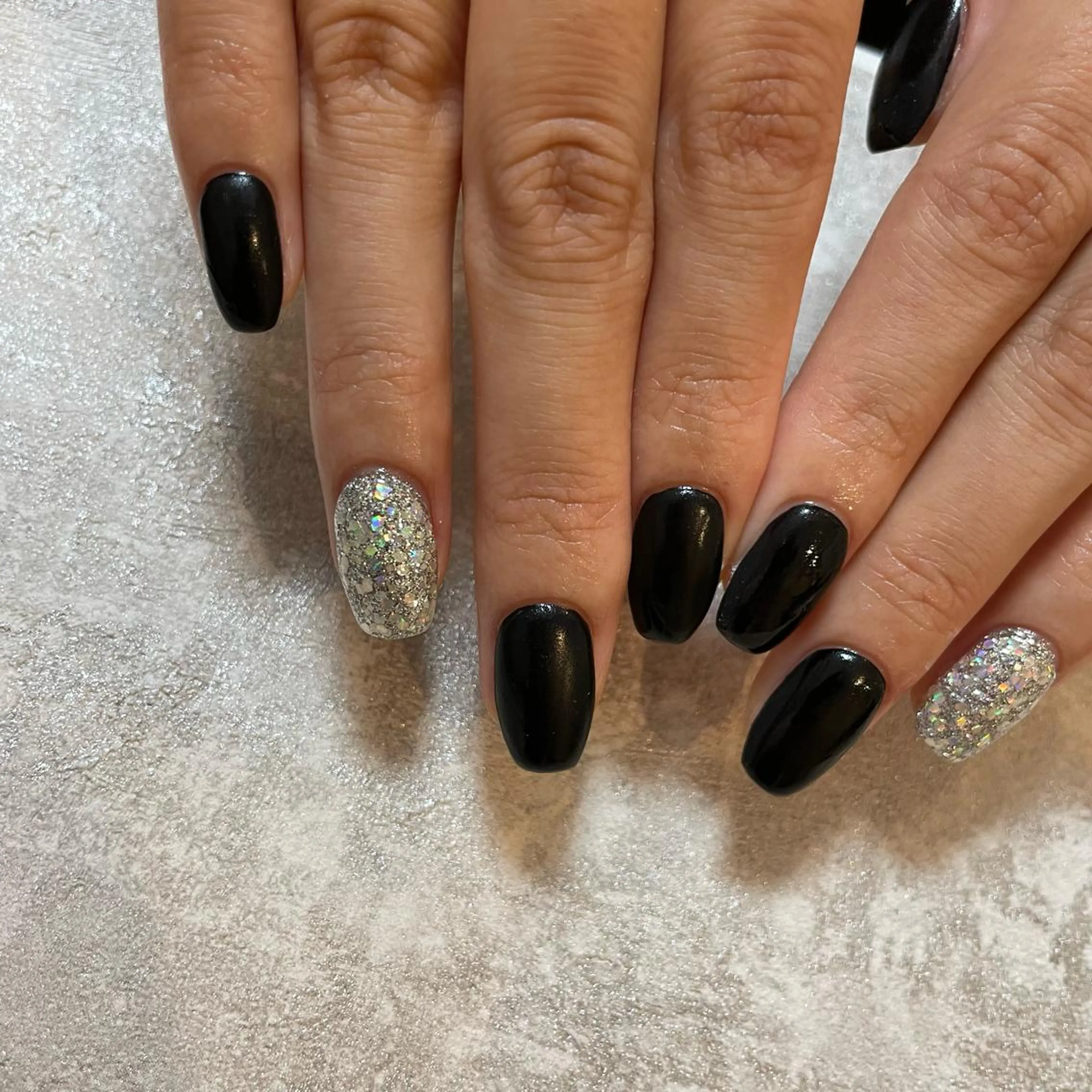 ミディアム ネイル ラメ(グリッター) ワンカラーネイル Re:st〔リスト〕所属・ayane Re:st〔リスト〕のネイルデザイン