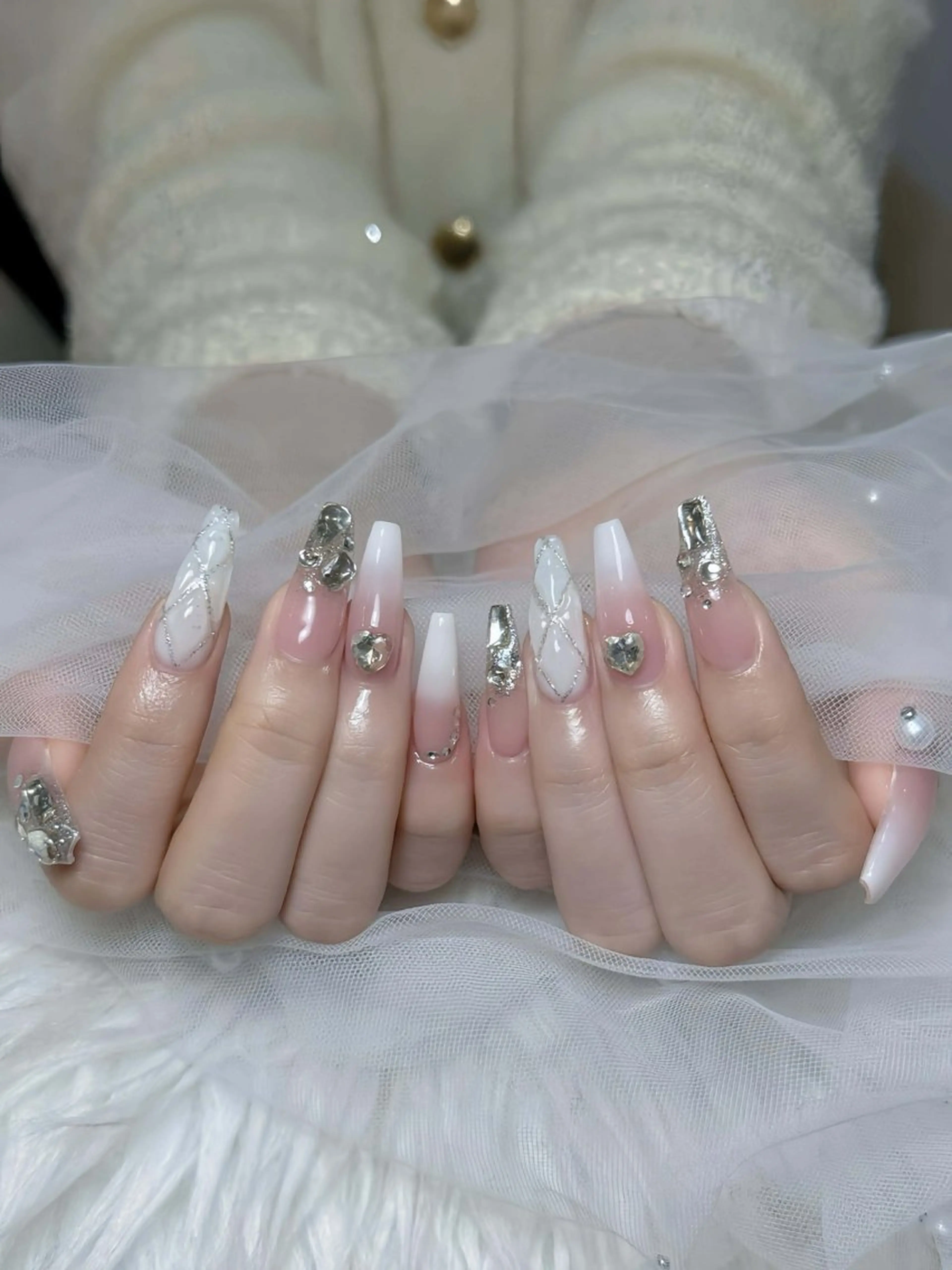 ネイル オーロラネイル ボルドー ブラウン 氷ネイル・うるうるネイル キラキラネイル ハンドネイル Julli NailStudioのネイルデザイン
