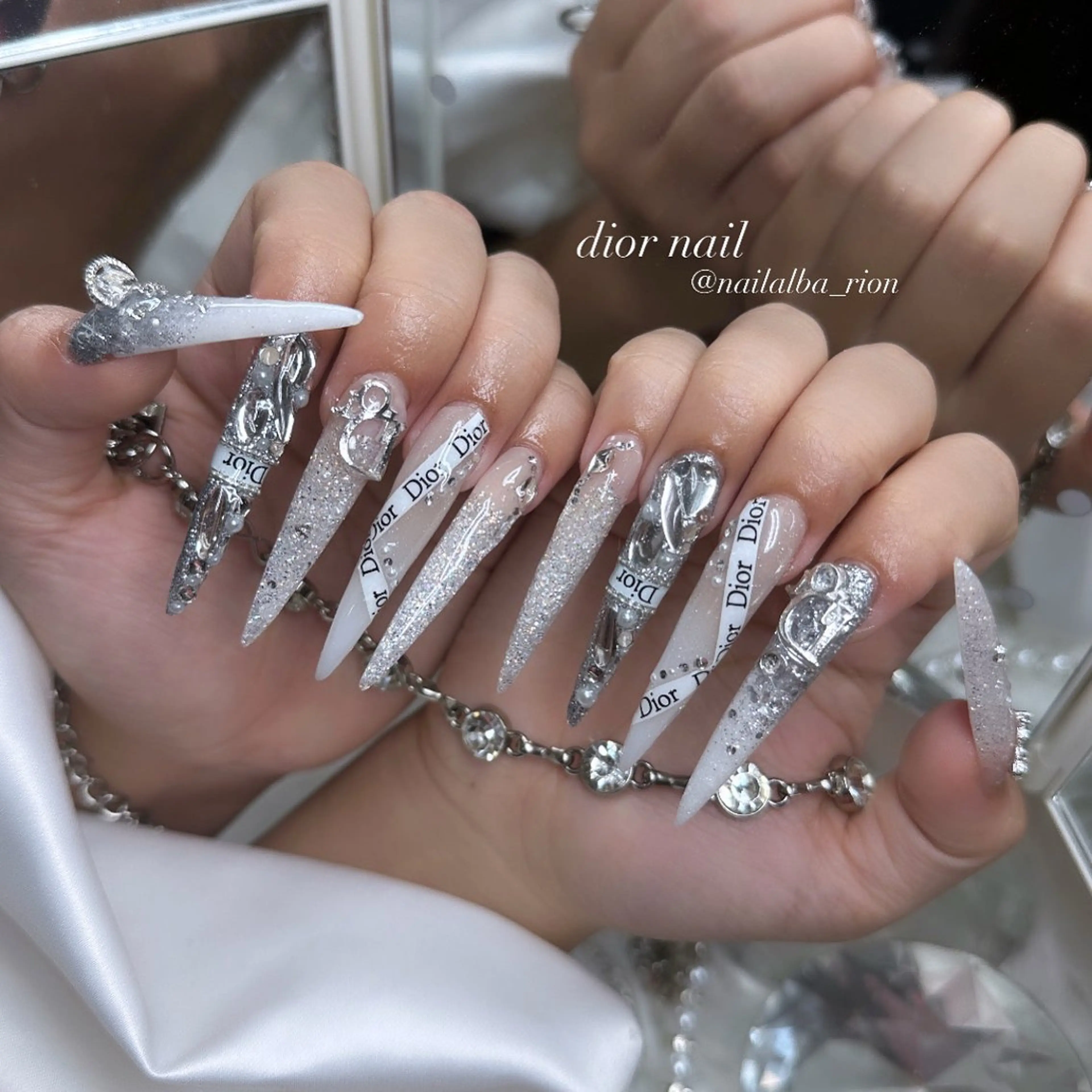 ネイル 加納 莉音のネイルデザイン