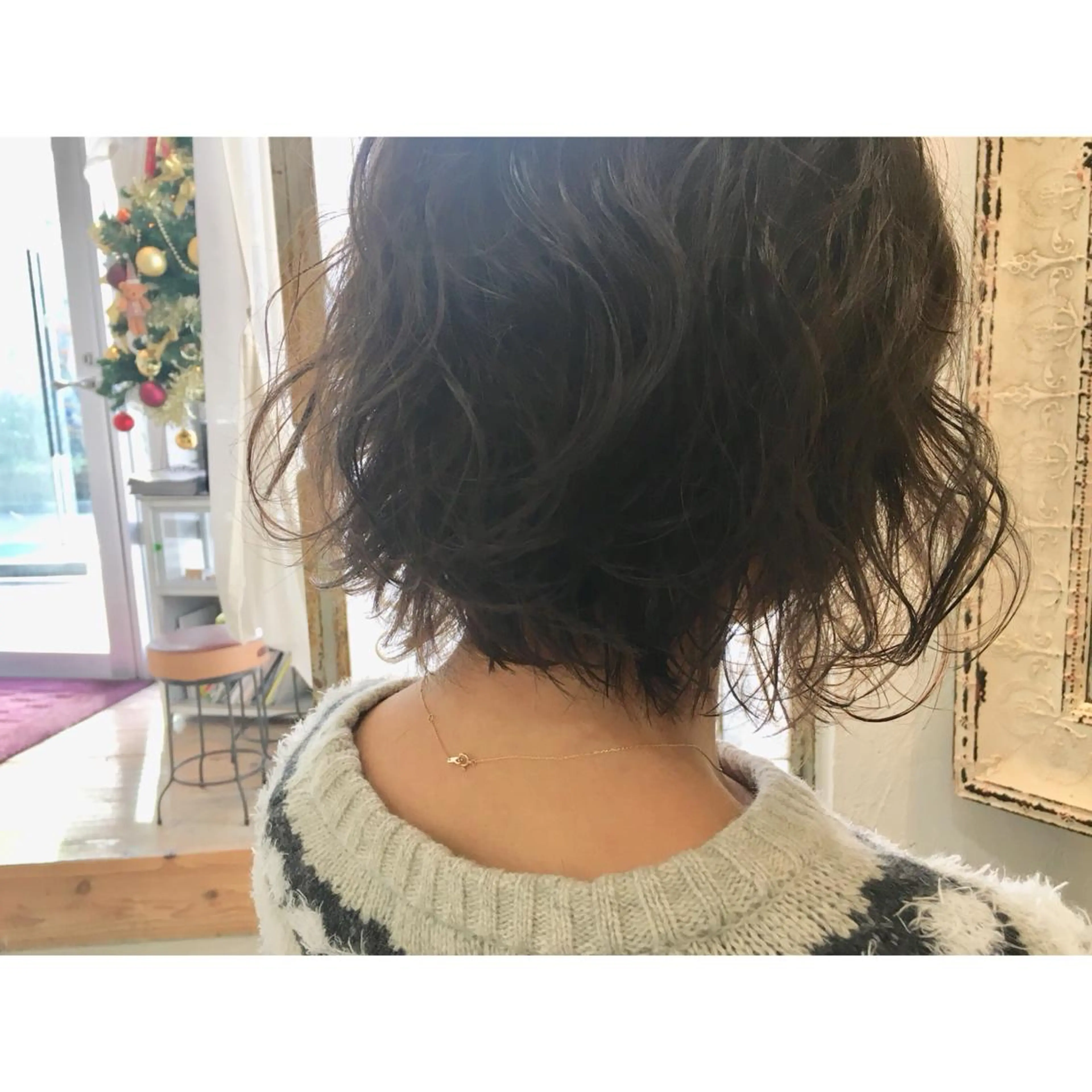 ミディアム カラー パーマ ミディアムパーマ イルミナカラー fio マナミのヘアスタイル