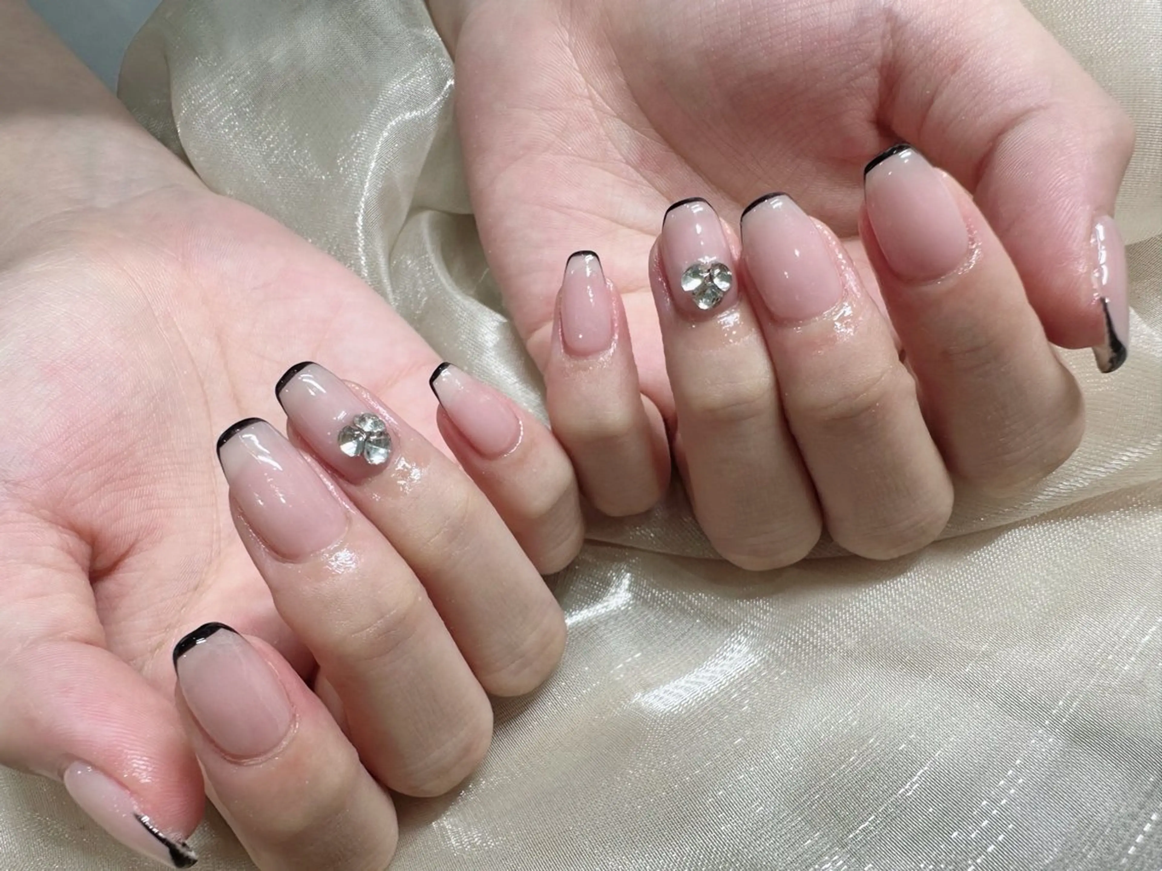 【オフ無料】フレンチネイル　6580円（ベースカラー込み・グラデーション変更＋550円）の写真