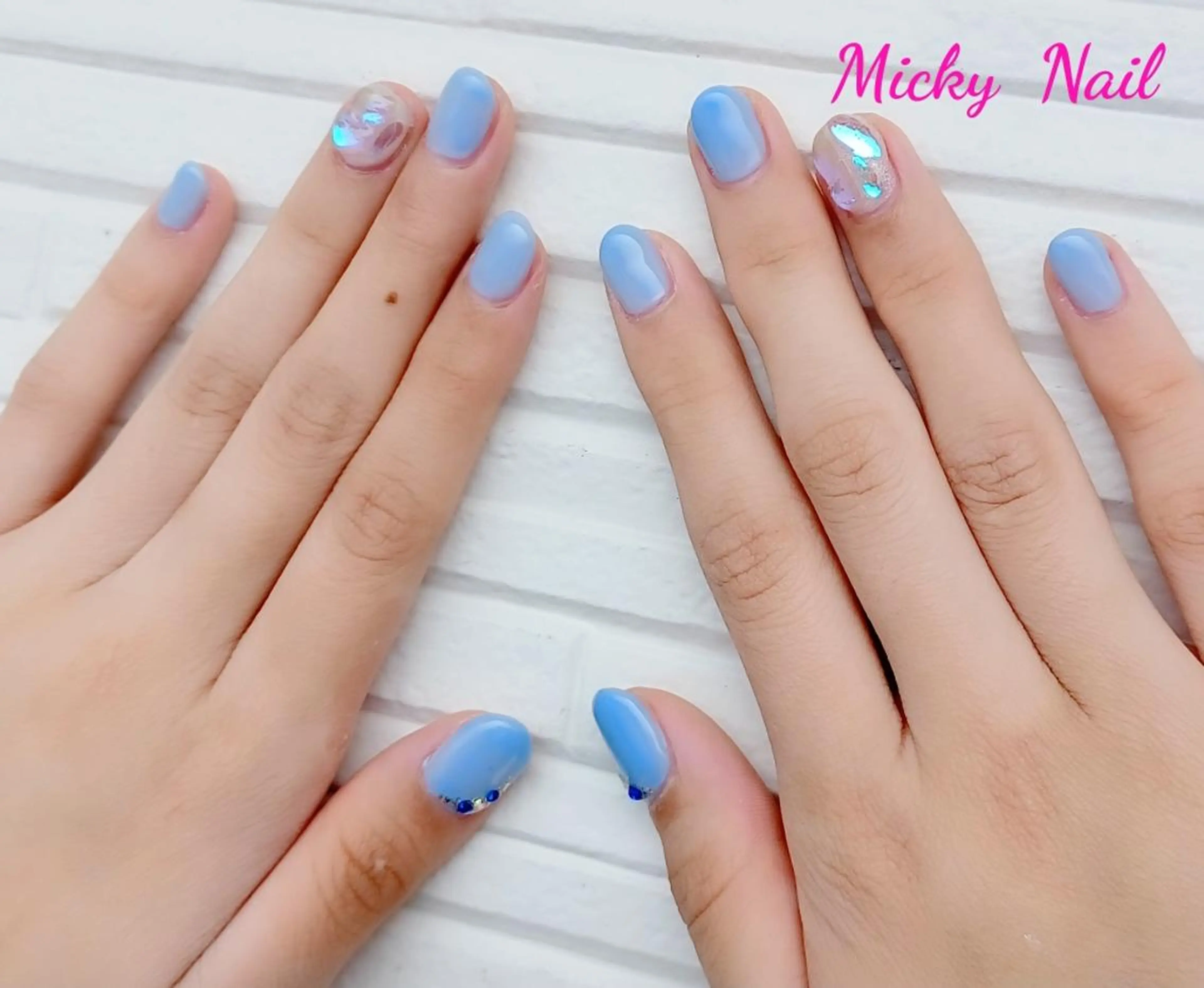 ネイル キラキラネイル ストーンネイル Micky nail chikushinoのネイルデザイン