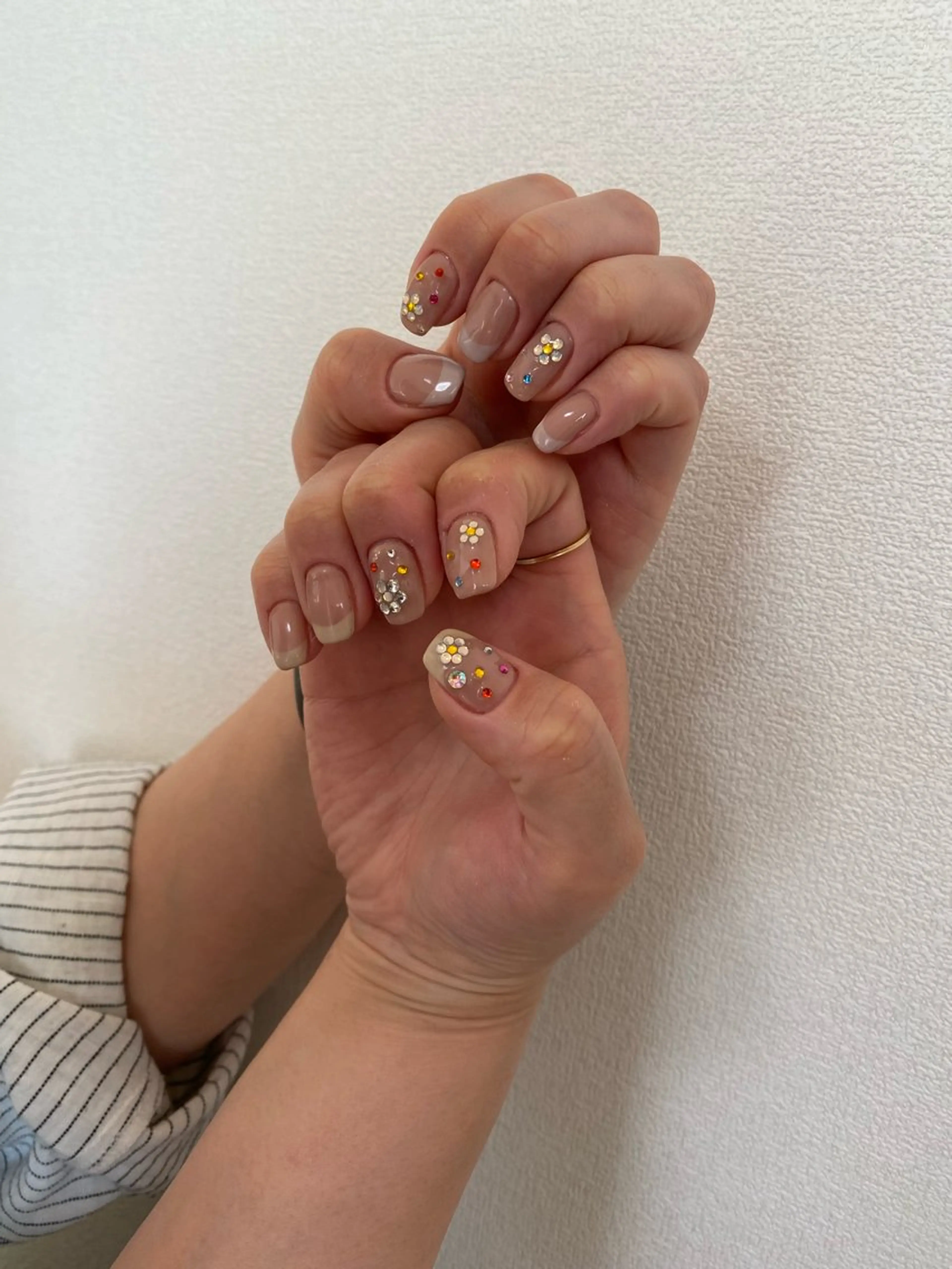 ネイル フレンチネイル ハンドネイル 自宅サロン FeelFreeのマツエク・マツパデザイン