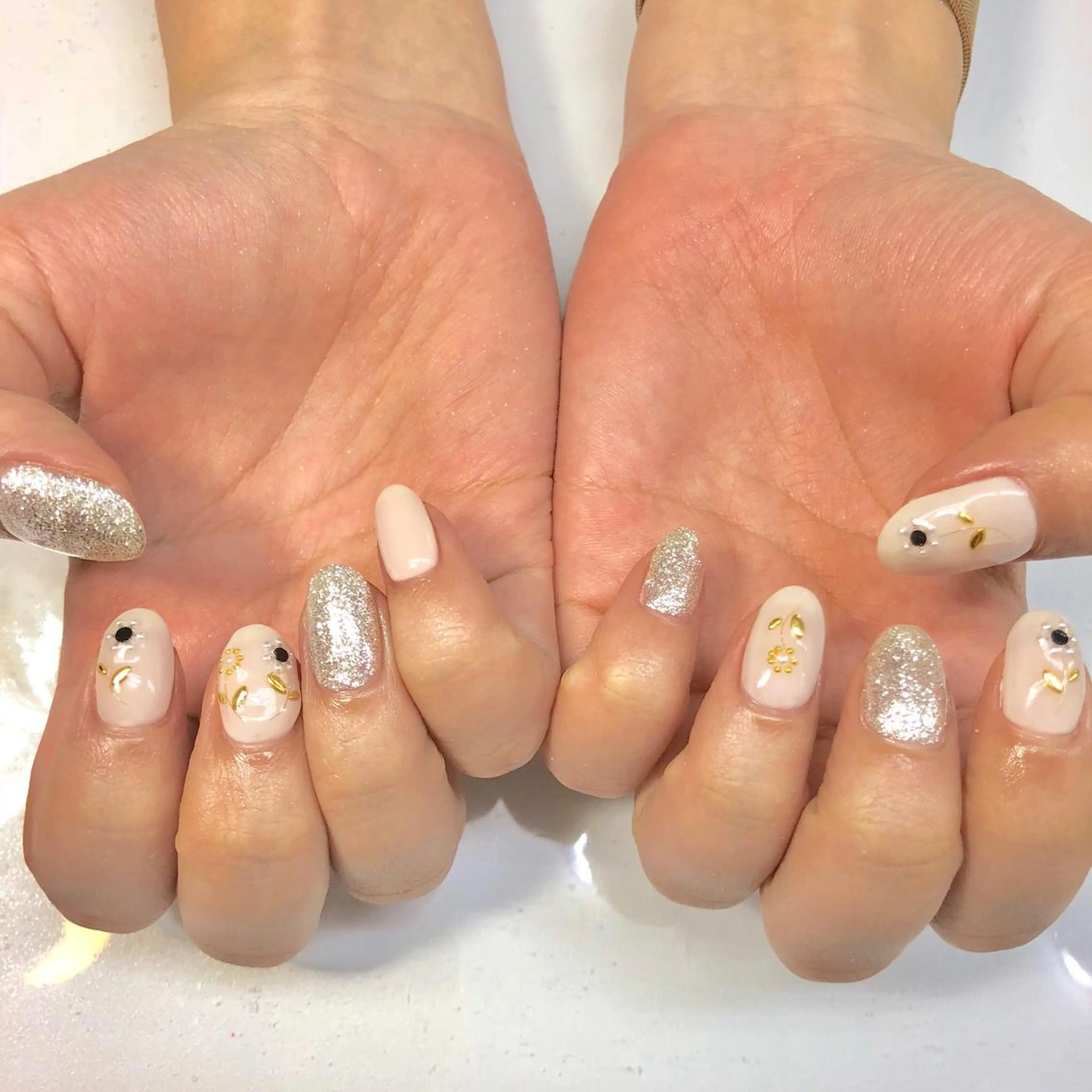 ネイル ストーンネイル Tocowaka マエダのネイルデザイン