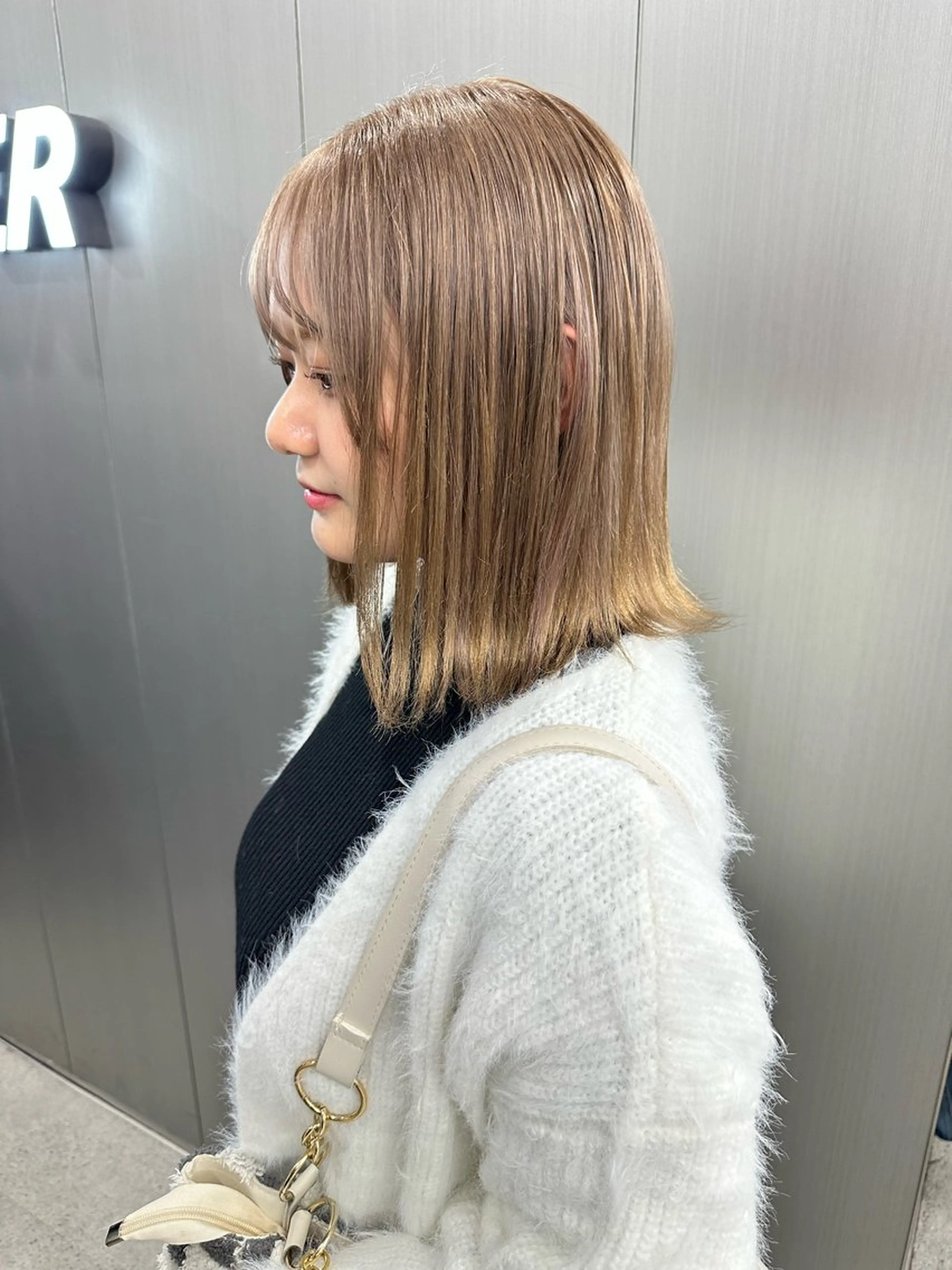 ミディアム カラー ヘアカラー くすみミルクティー／ ブラウン🪡TOWAのヘアスタイル