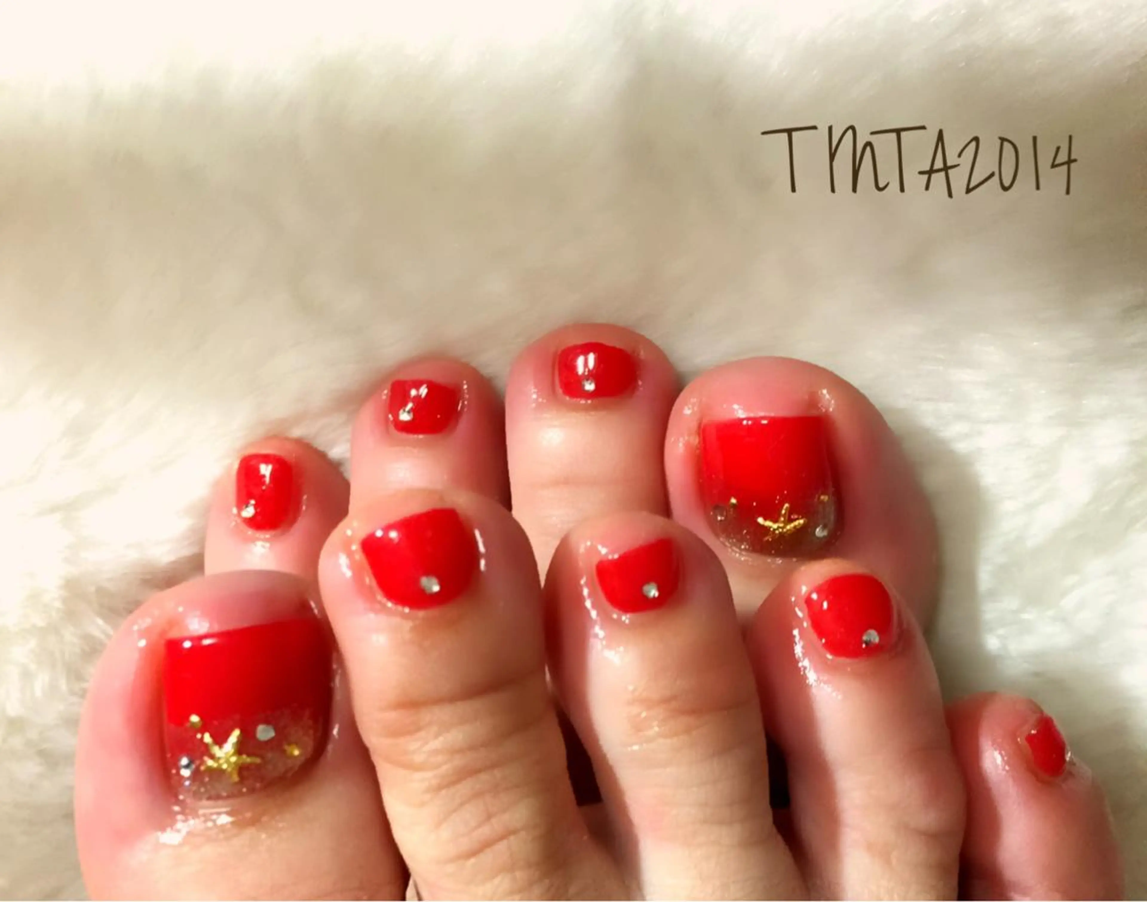 ネイル フットネイル 赤色 ネイルサロン ティンタ所属・馬場 典子のネイルデザイン