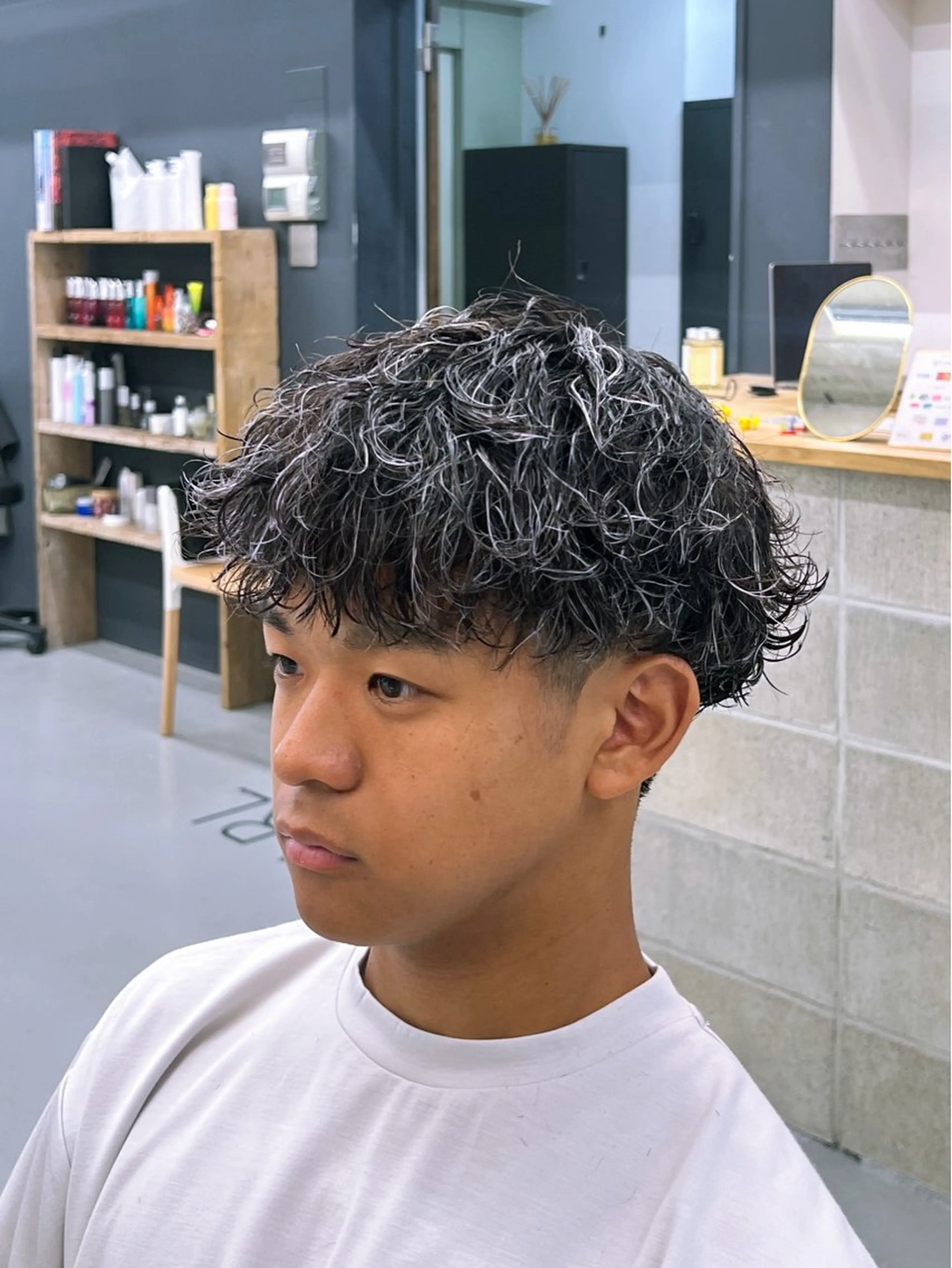 ショート カラー パーマ メンズ カット パーマ スパイキーショート パーマ　具志堅　太志のヘアスタイル