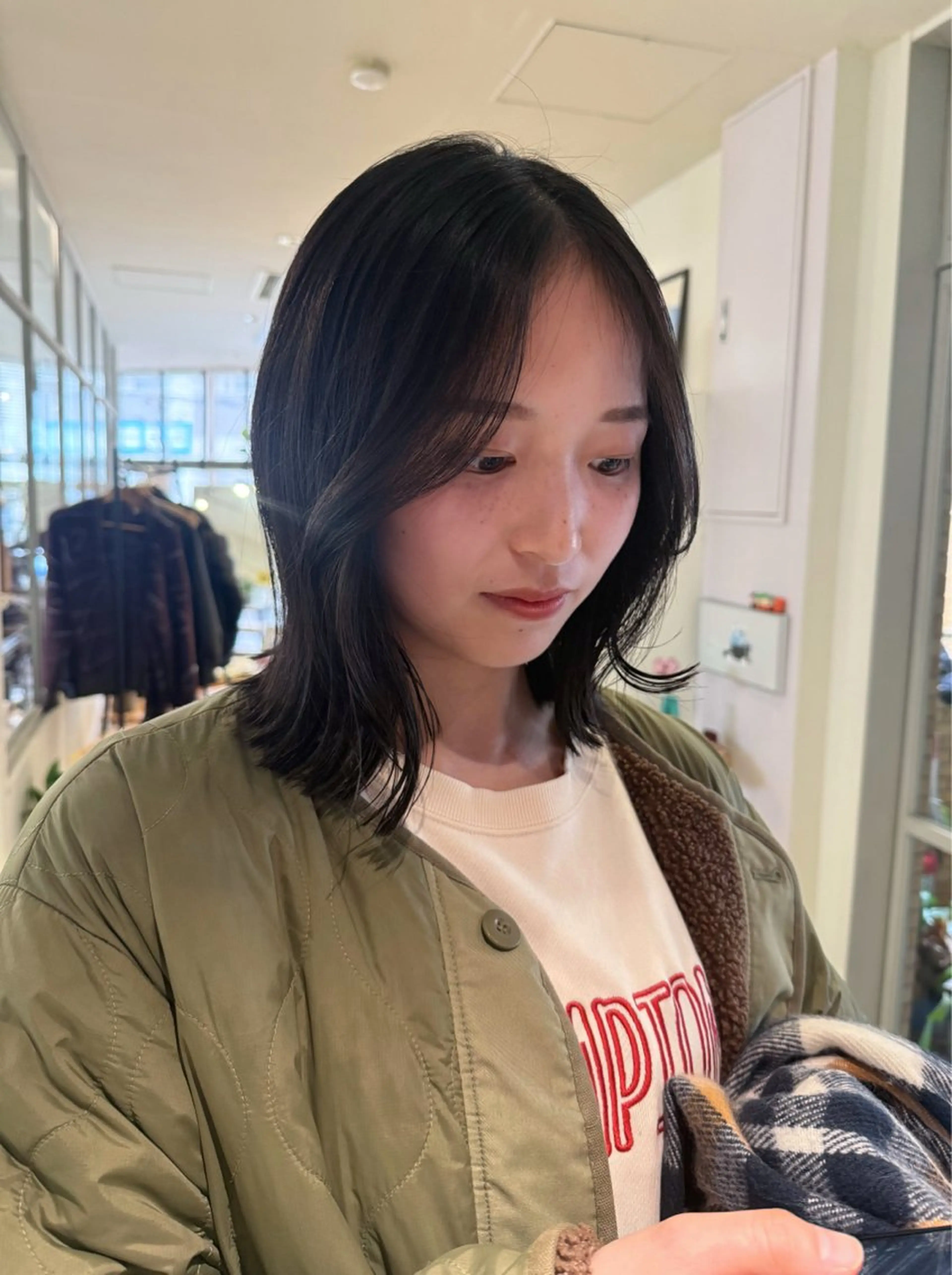 ミディアム yuzu / tsunaguのヘアスタイル