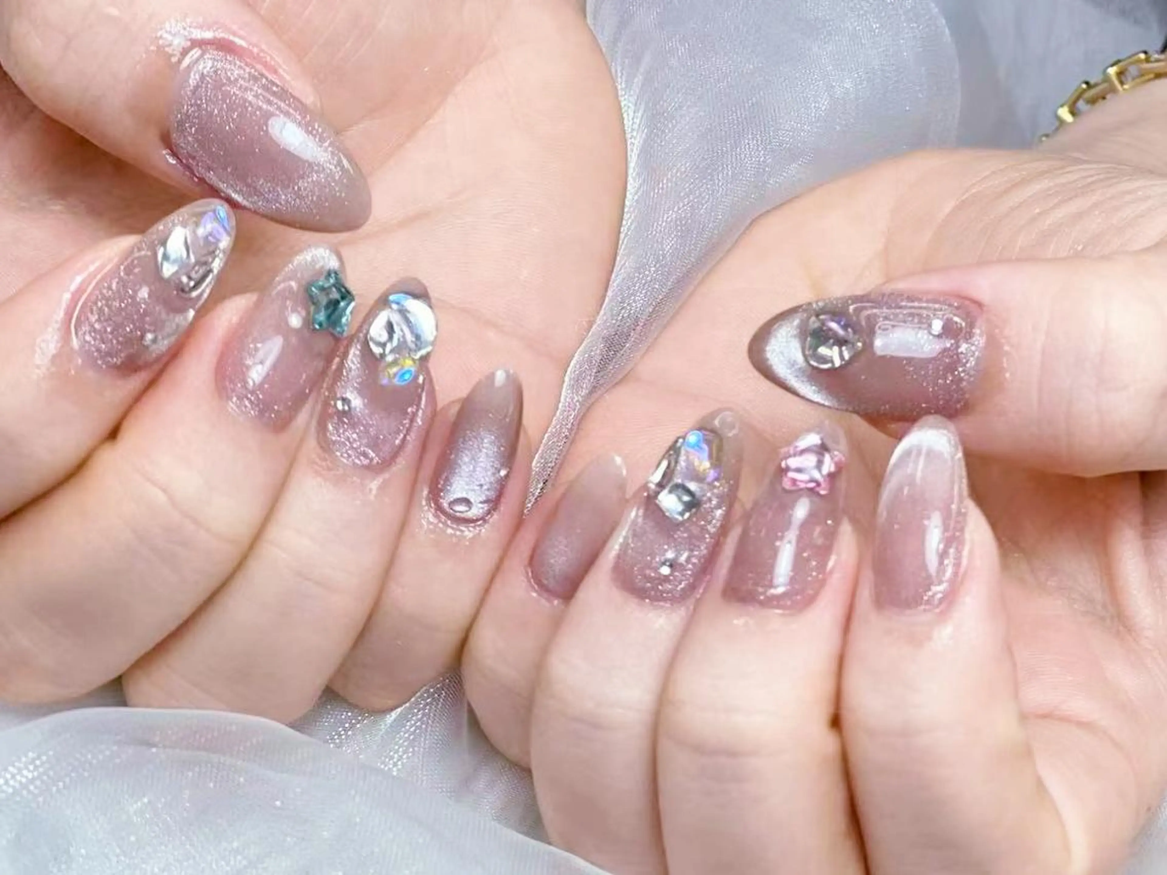 メンズ ネイル メンズ韓国風 アートネイル フレンチネイル ジェルネイル キラキラネイル ✨Bloom Ruby❣️のネイルデザイン