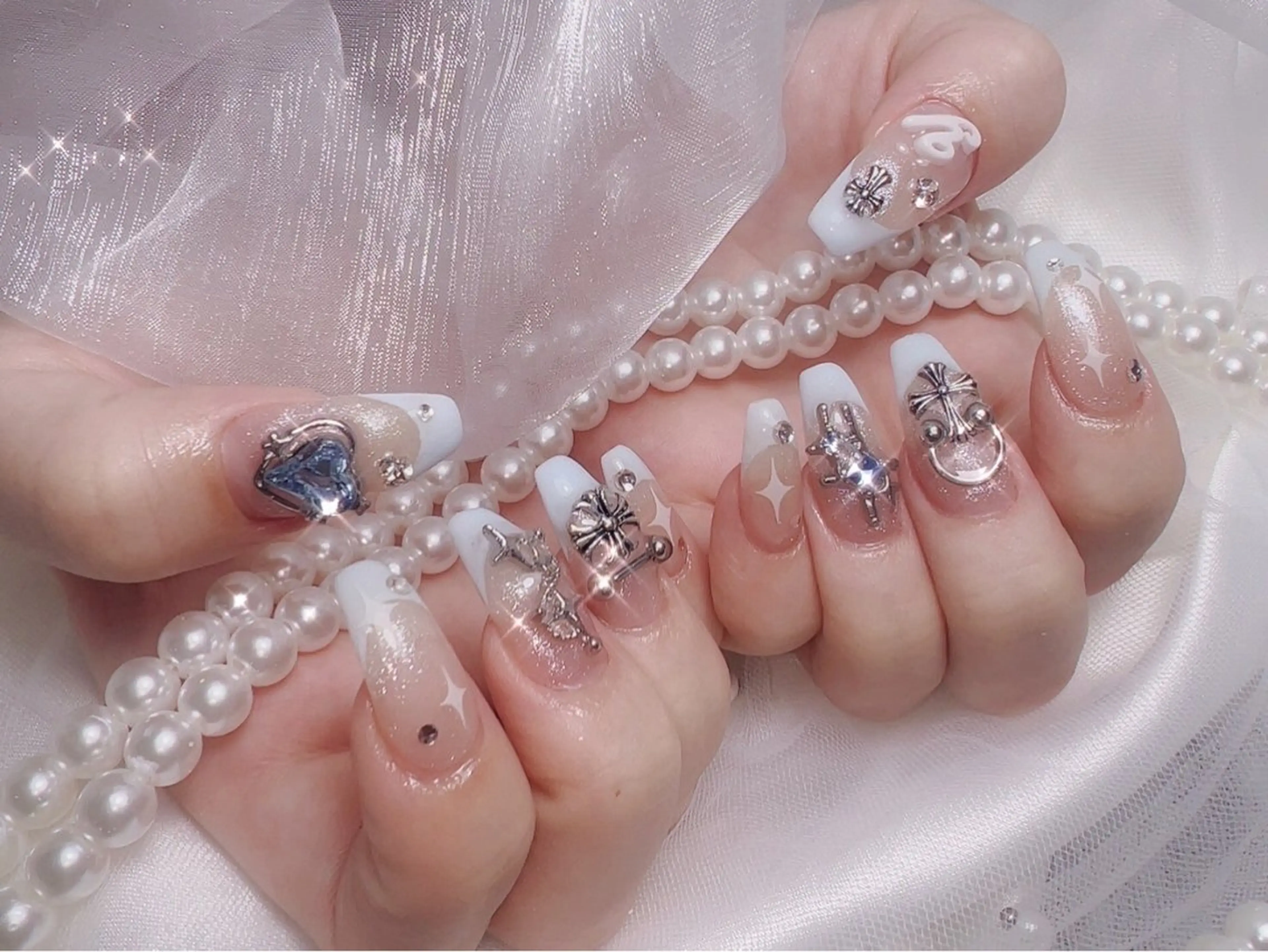 ネイル アートネイル s -ému-のネイルデザイン