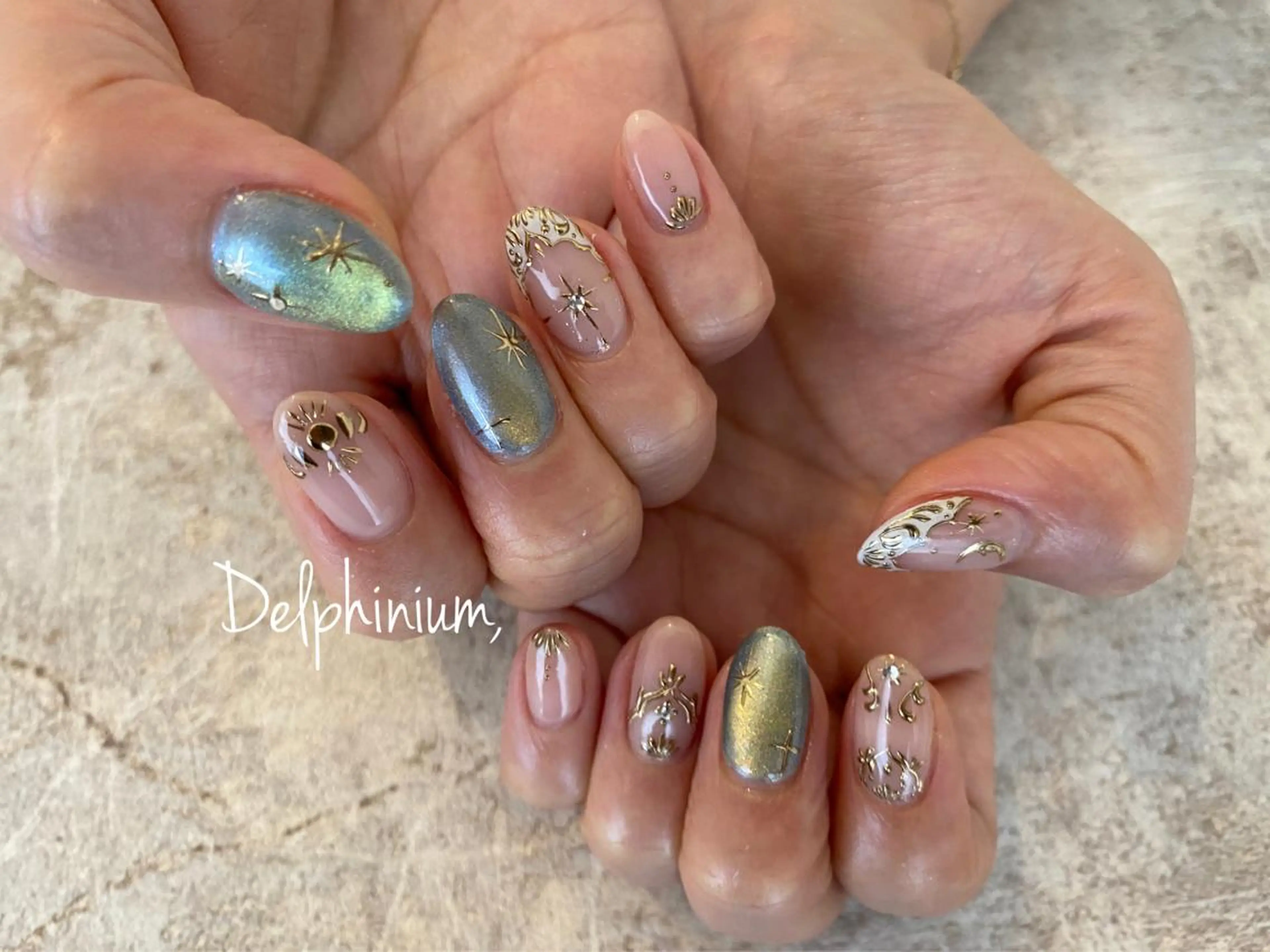 ネイル アートネイル キラキラネイル マグネットネイル ハンドネイル 岡本 友恵のネイルデザイン