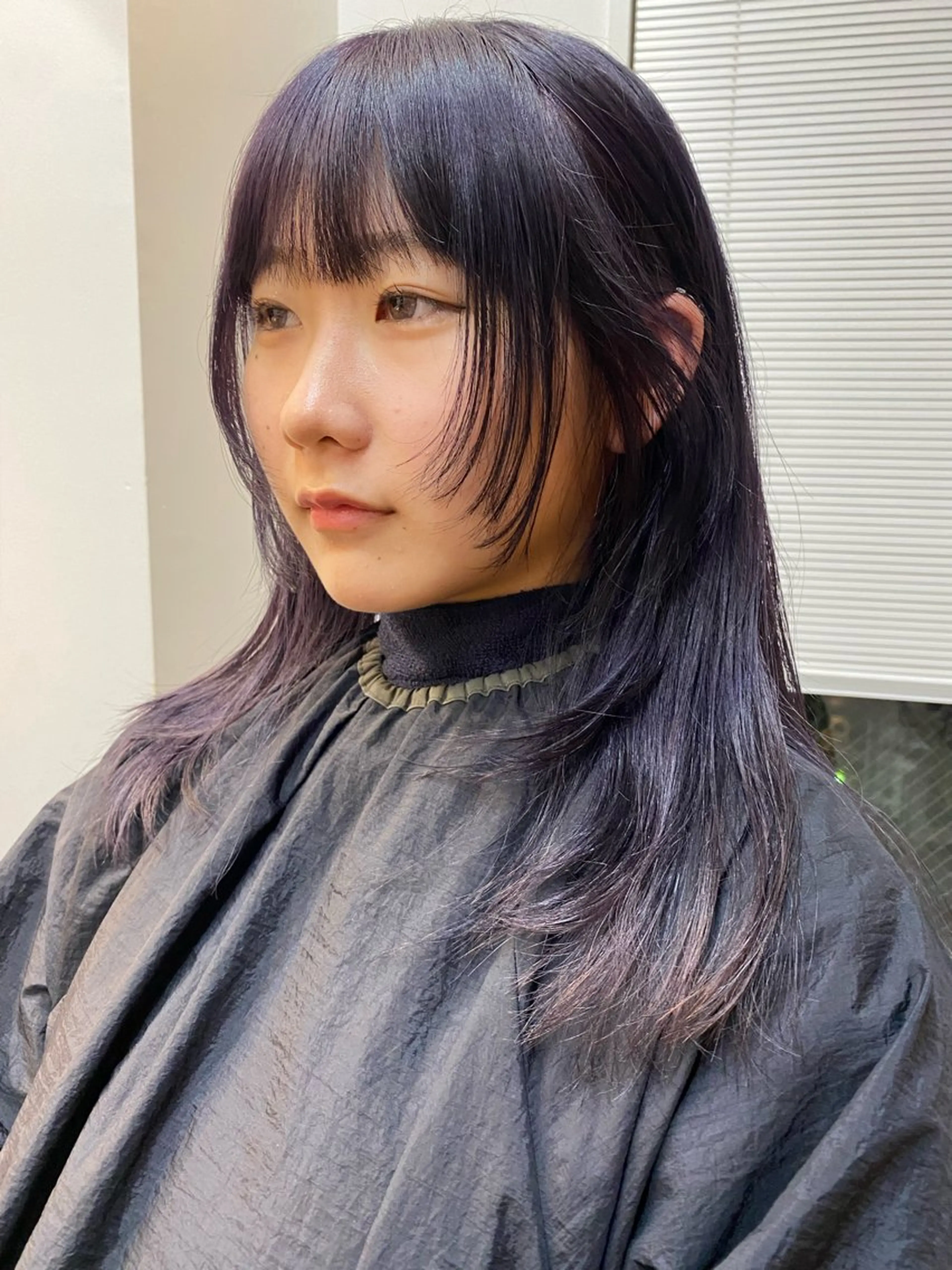 ミディアム カラー パープルカラー 永田 愛莉のヘアスタイル