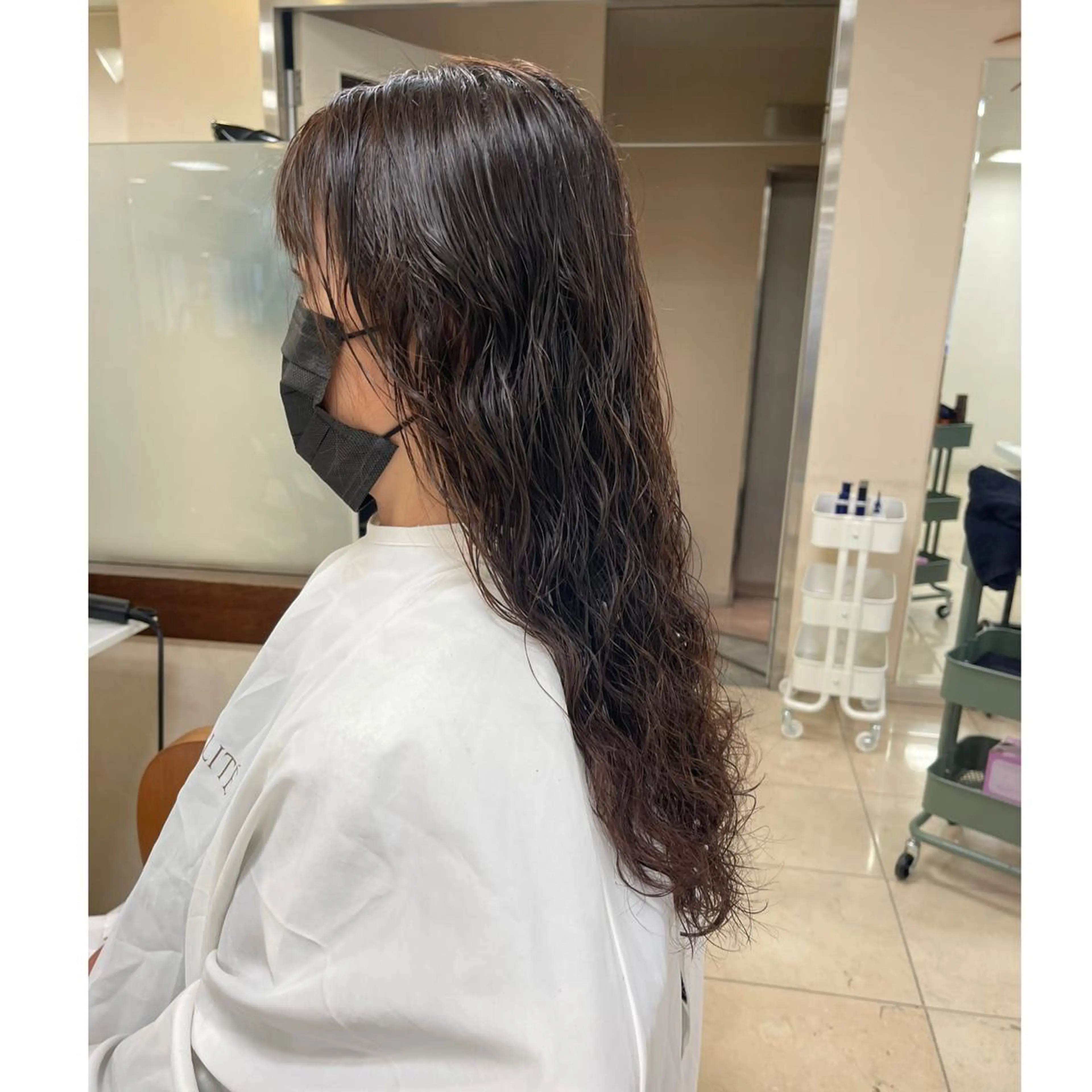 ロング パーマ ロング ラカリテ所属・渋谷 りなのヘアスタイル