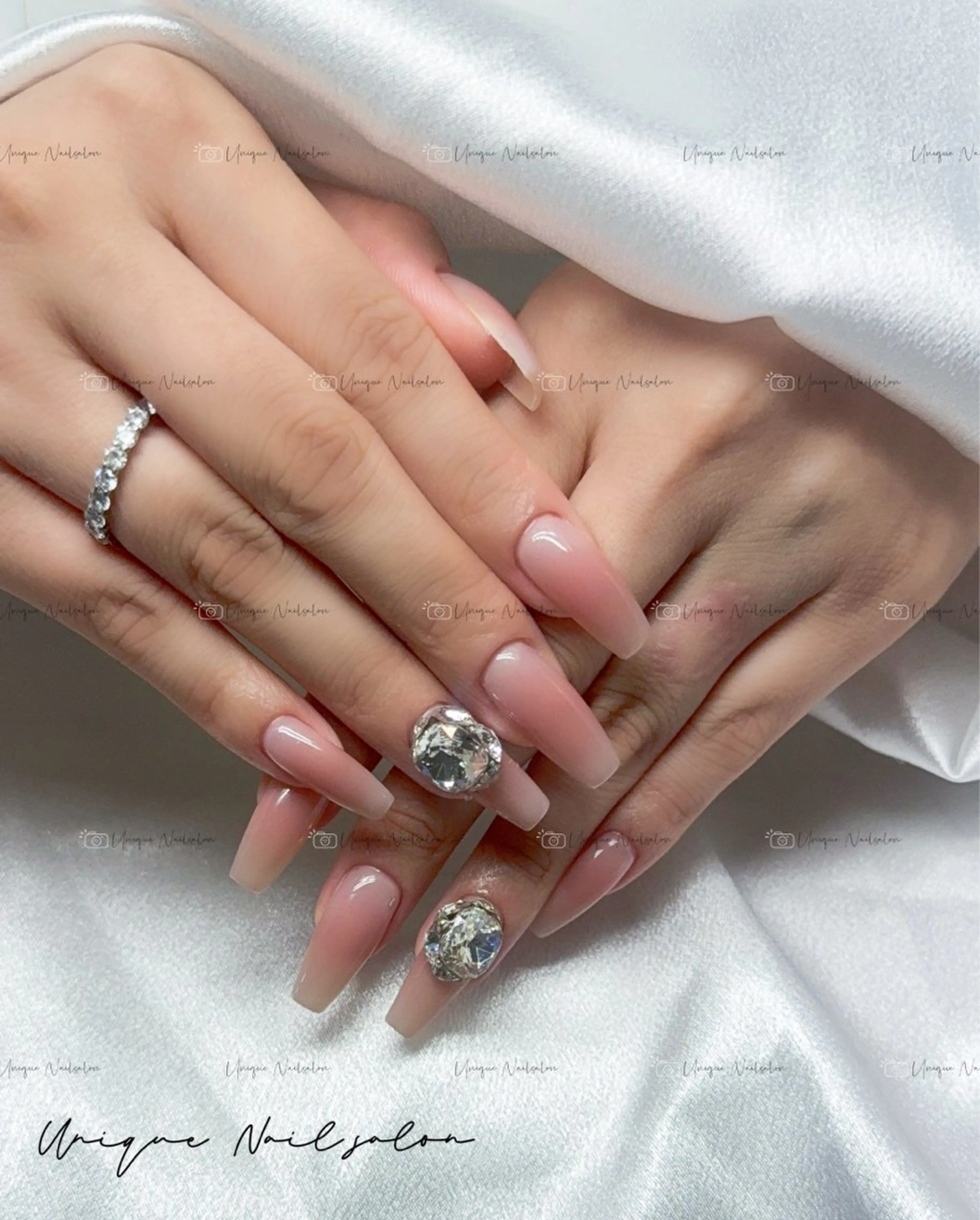 ネイル UniqueNail 長さだし専門店のネイルデザイン