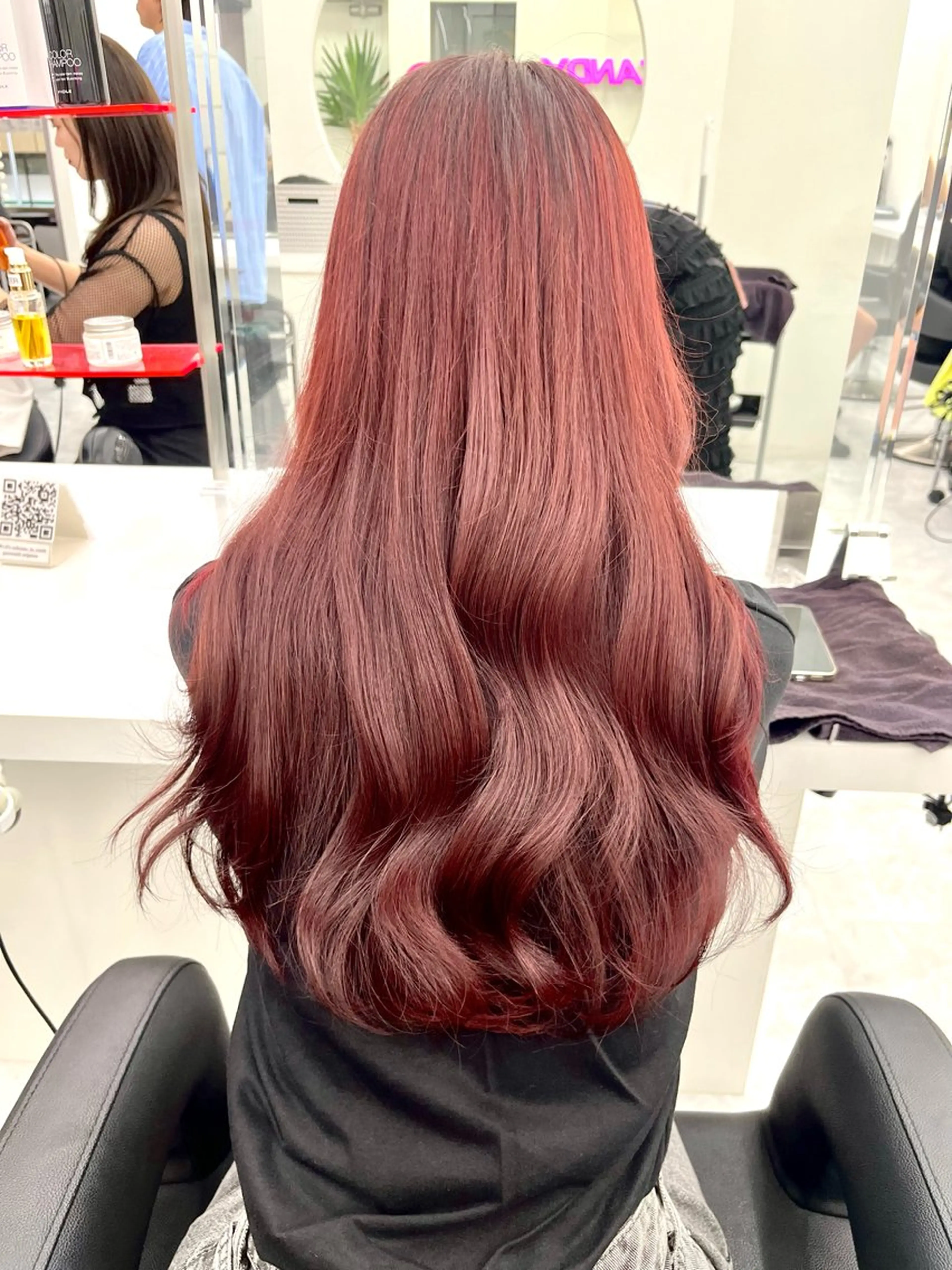 ロング ヘアカラー トリートメント ヘッドスパ ヘアセット ❤︎ワンホンガーリー なハイトーンヘア❤︎のヘアスタイル