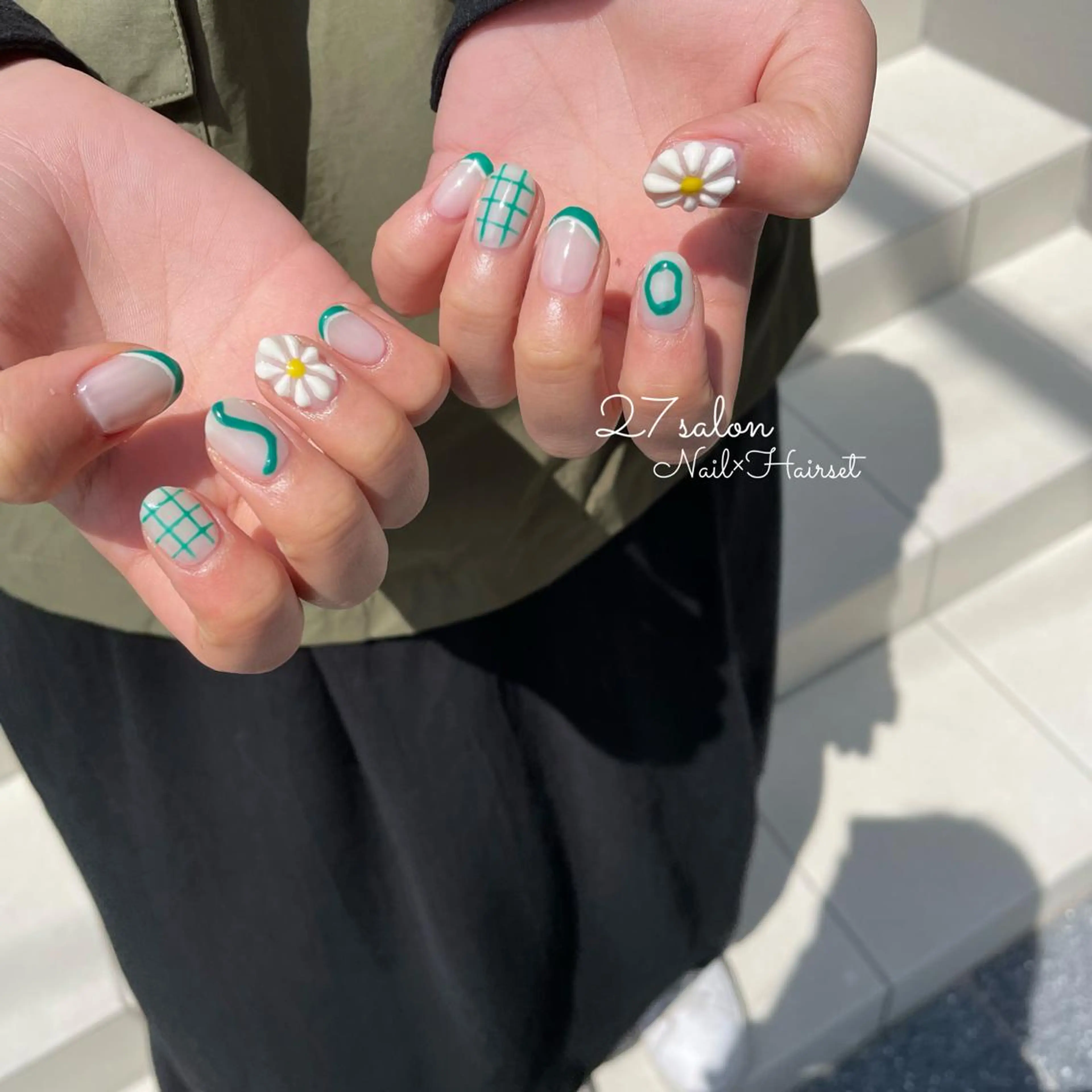 ネイル フラワーネイル ニュアンスネイル ぷっくりネイル 27salon yuinaのネイルデザイン