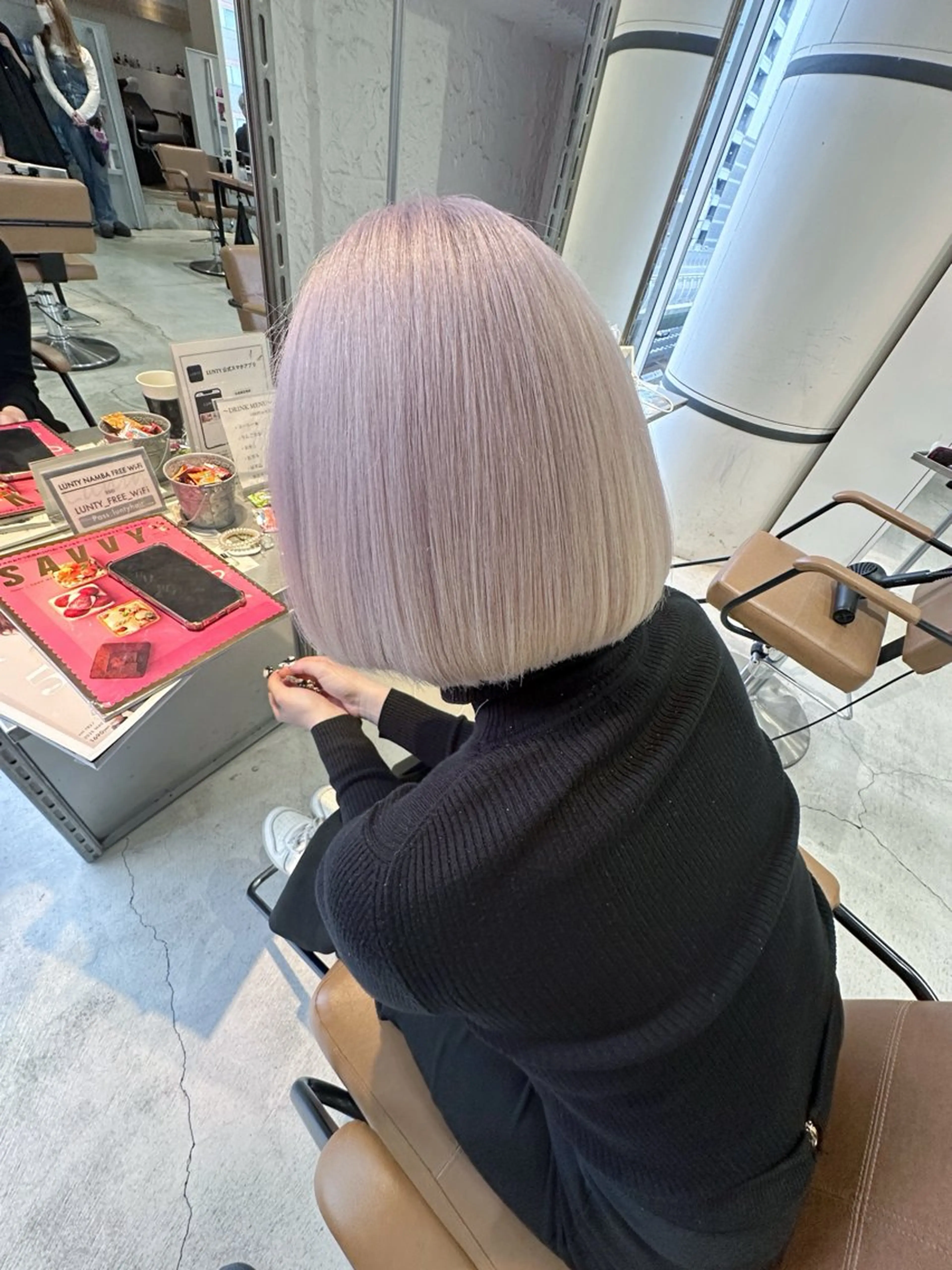 ミディアム ボブ くびれヘア エクステ 韓国風ヘア レイヤーカット カット ヘアカラー トリートメント レイヤーブリーチ特化 ホワイト専門/岸のヘアスタイル