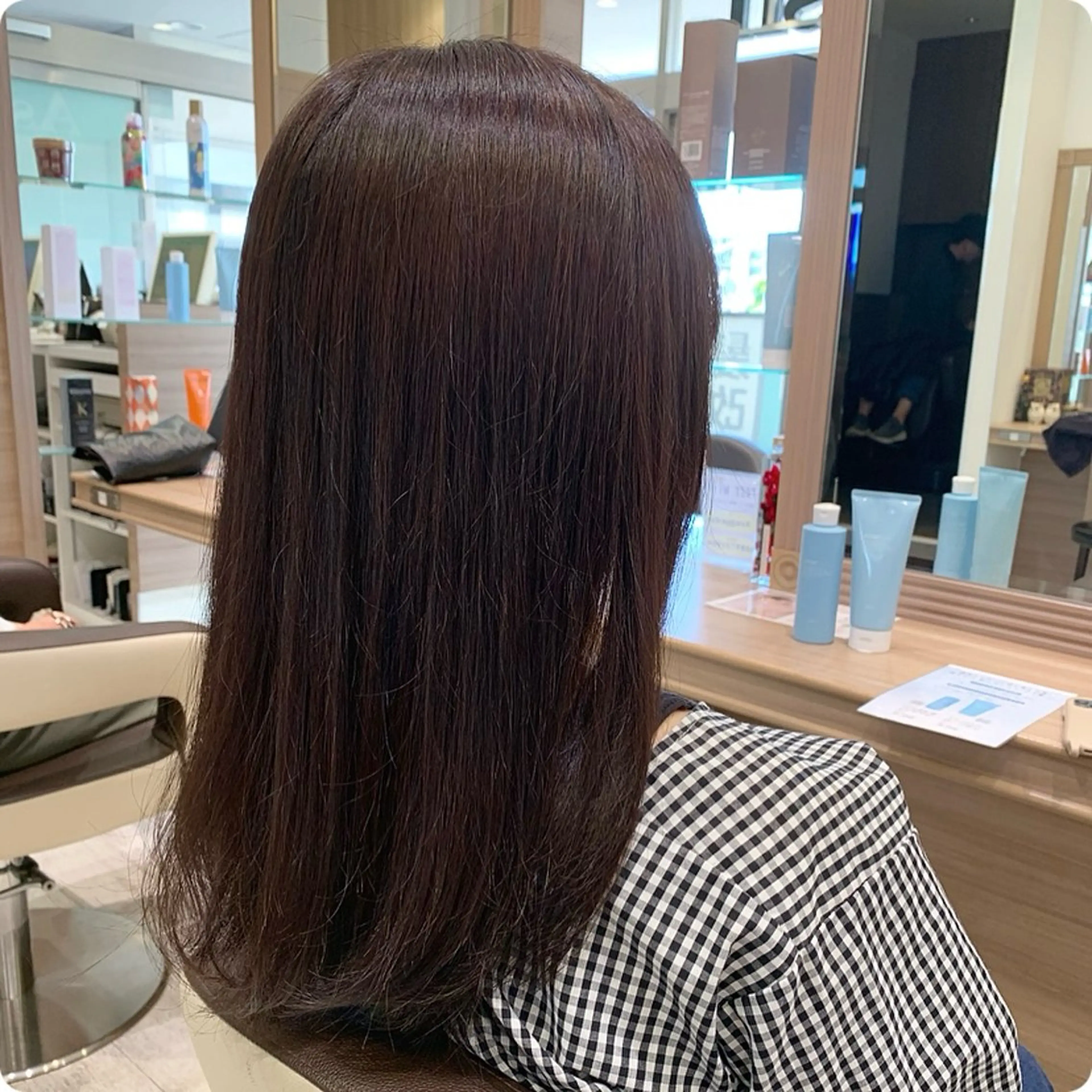 ミディアム カラー 遠藤姫花 𝒂𝒔𝒉草加𓂃のヘアスタイル