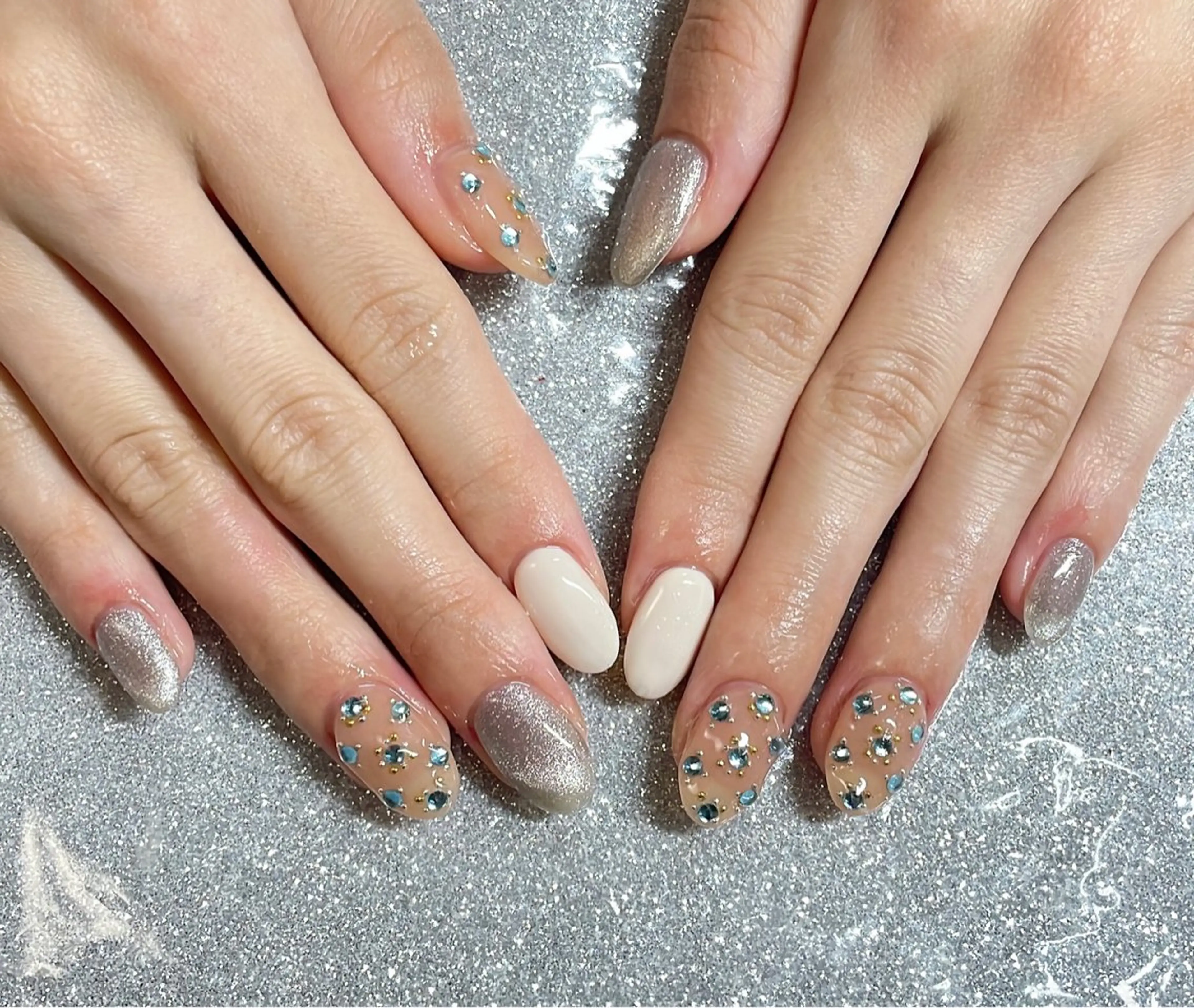 ネイル ハンドネイル VIERU 🌈🎀💖のネイルデザイン