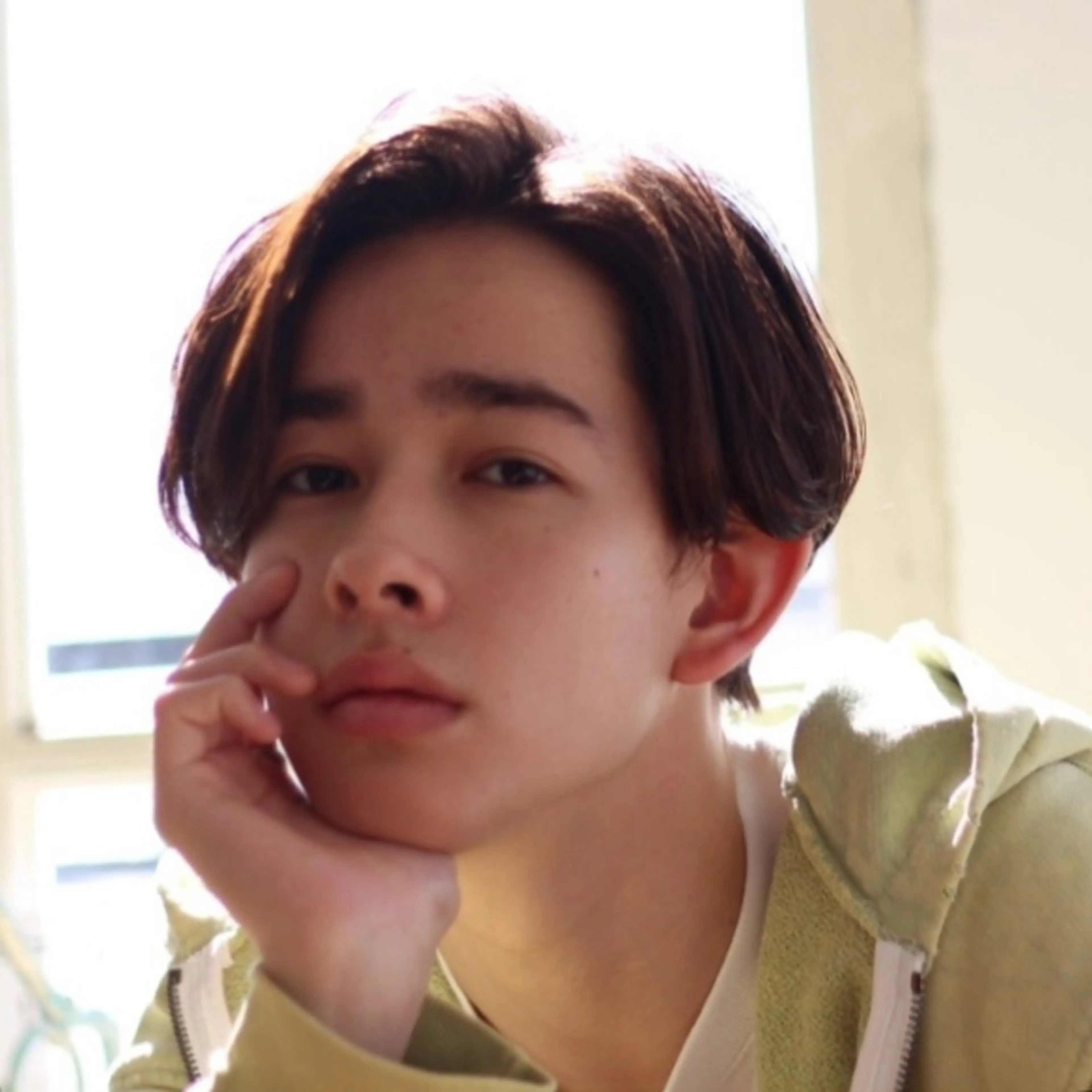 アイブロウ メンズ メンズアイブロウ 眉毛ワックス脱毛 ワックス脱毛 iplus まつげ、眉毛、耳つぼのマツエク・マツパデザイン