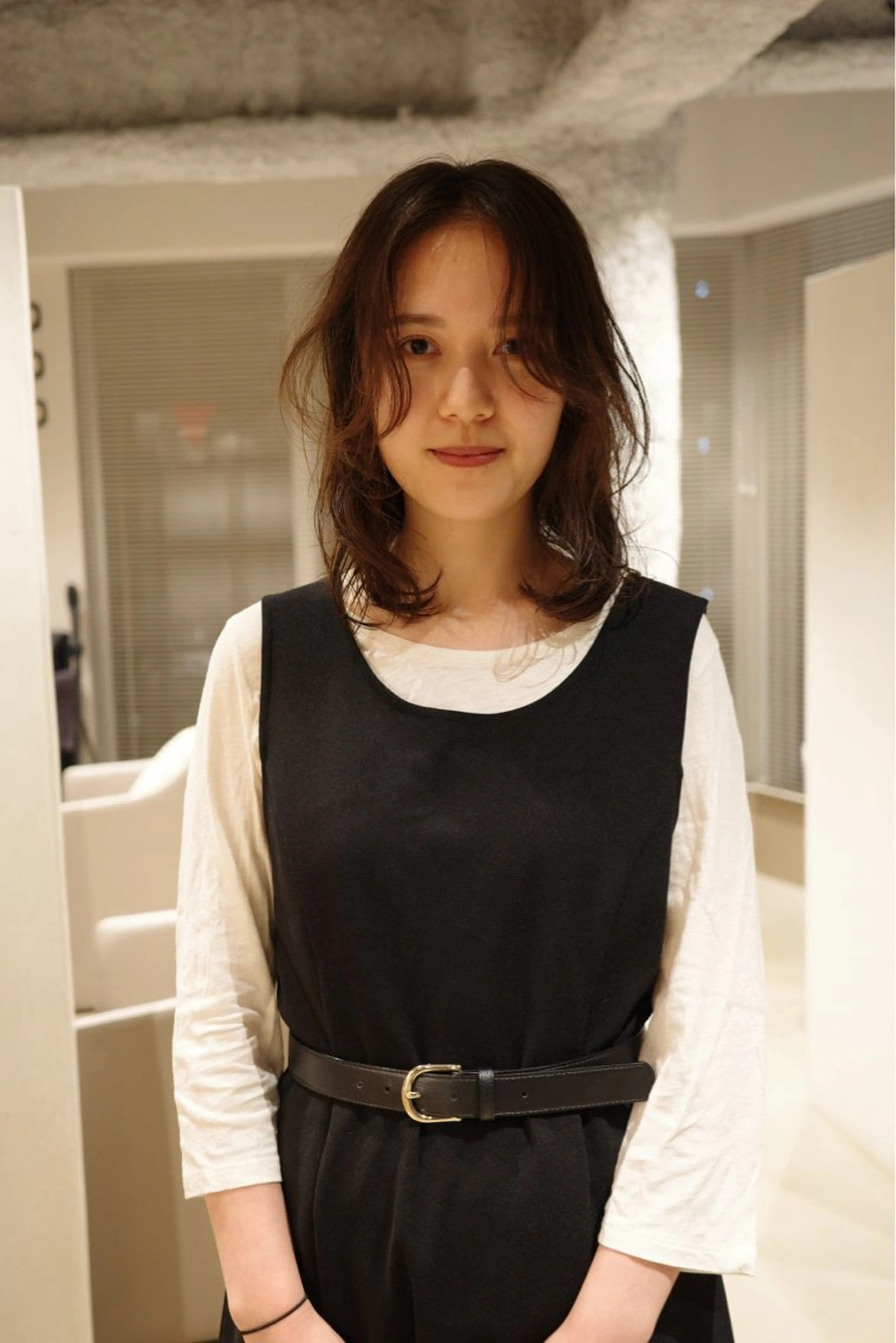 ミディアム パーマ 未 来カットモデル無料のヘアスタイル