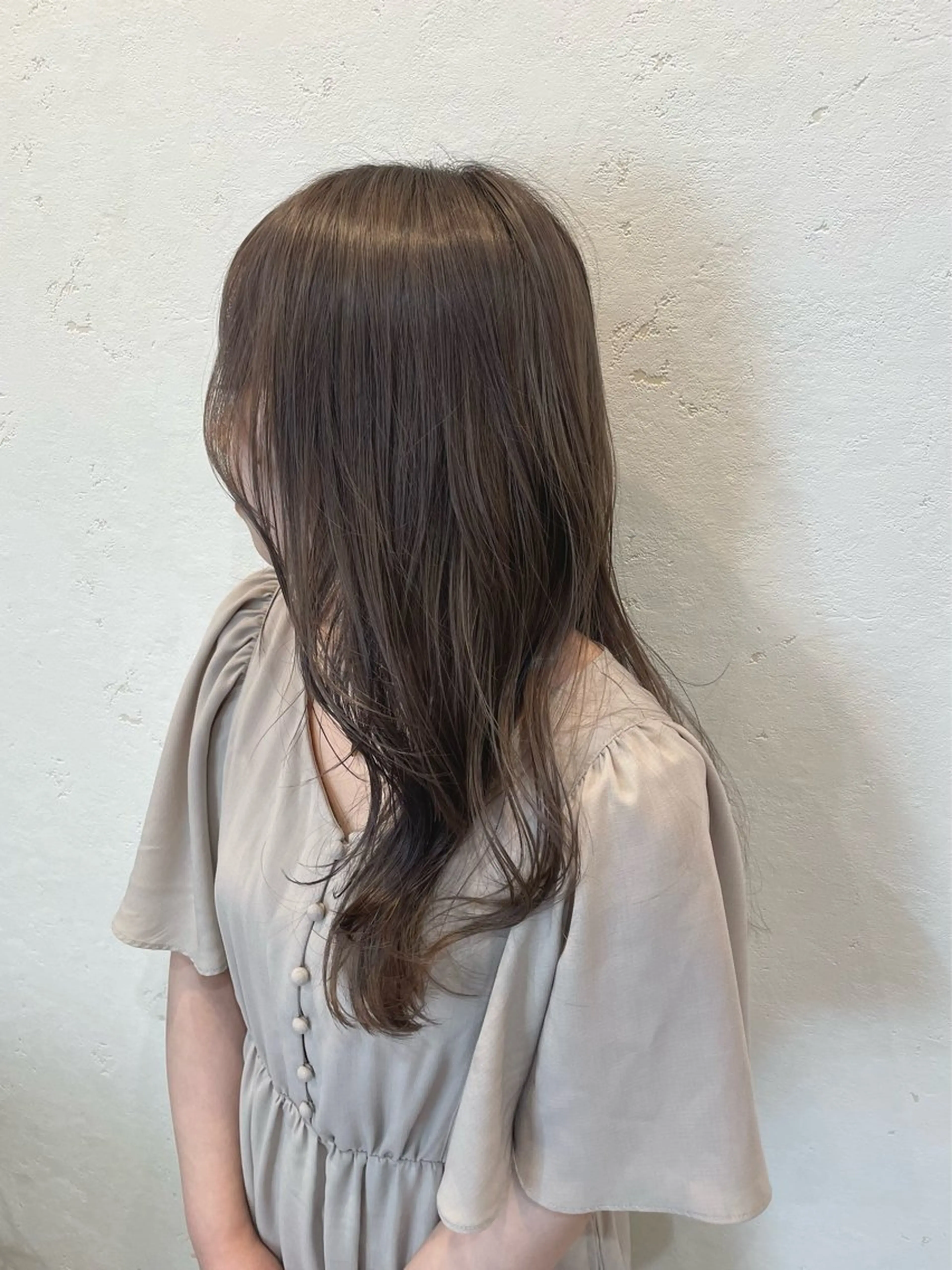 ミディアム カラー グレージュ ニュアンスカラー🫧 加納のヘアスタイル