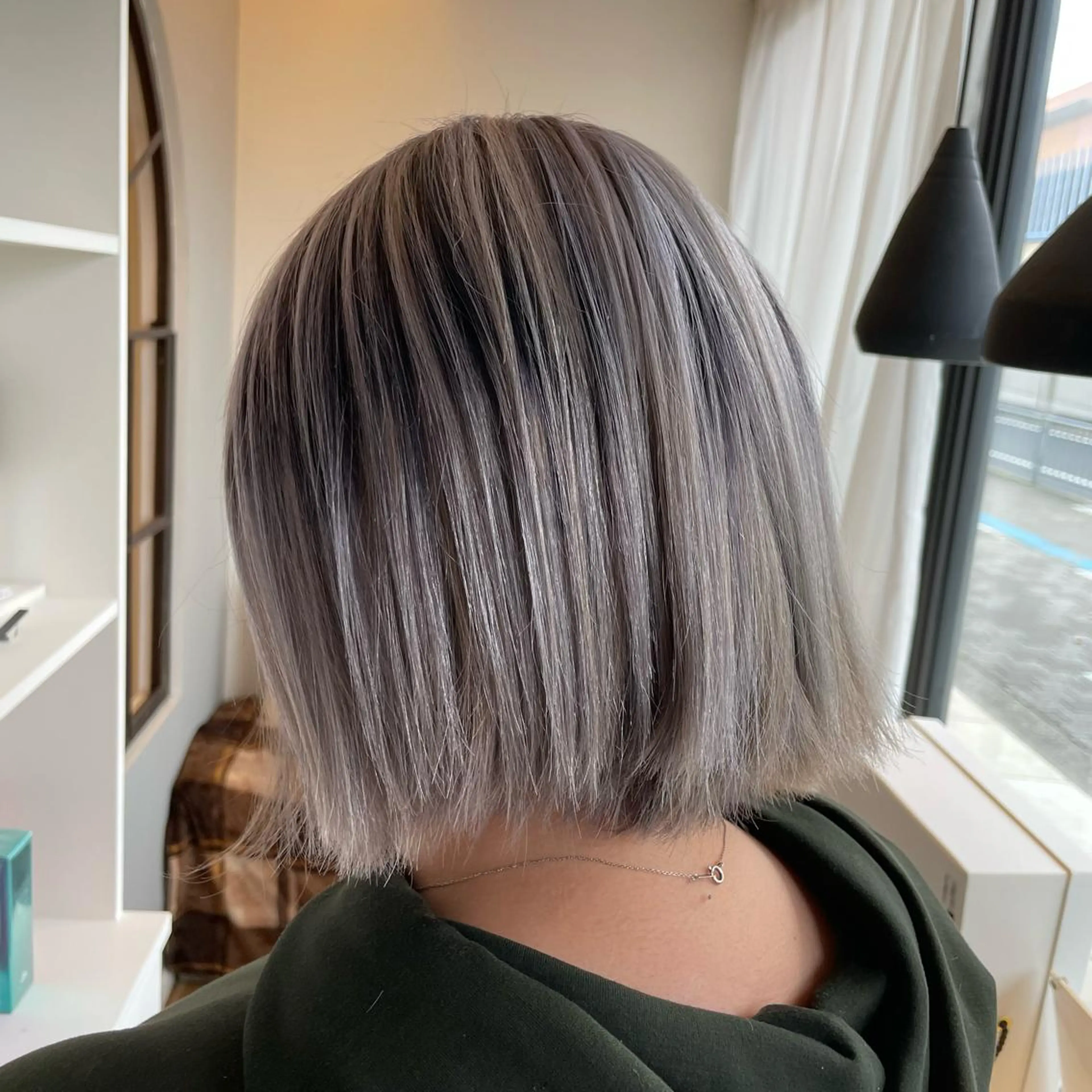 ショート ヘアカラー トリートメント ブリーチ毛矯正.髪質 改善.髪にドラマをのヘアスタイル