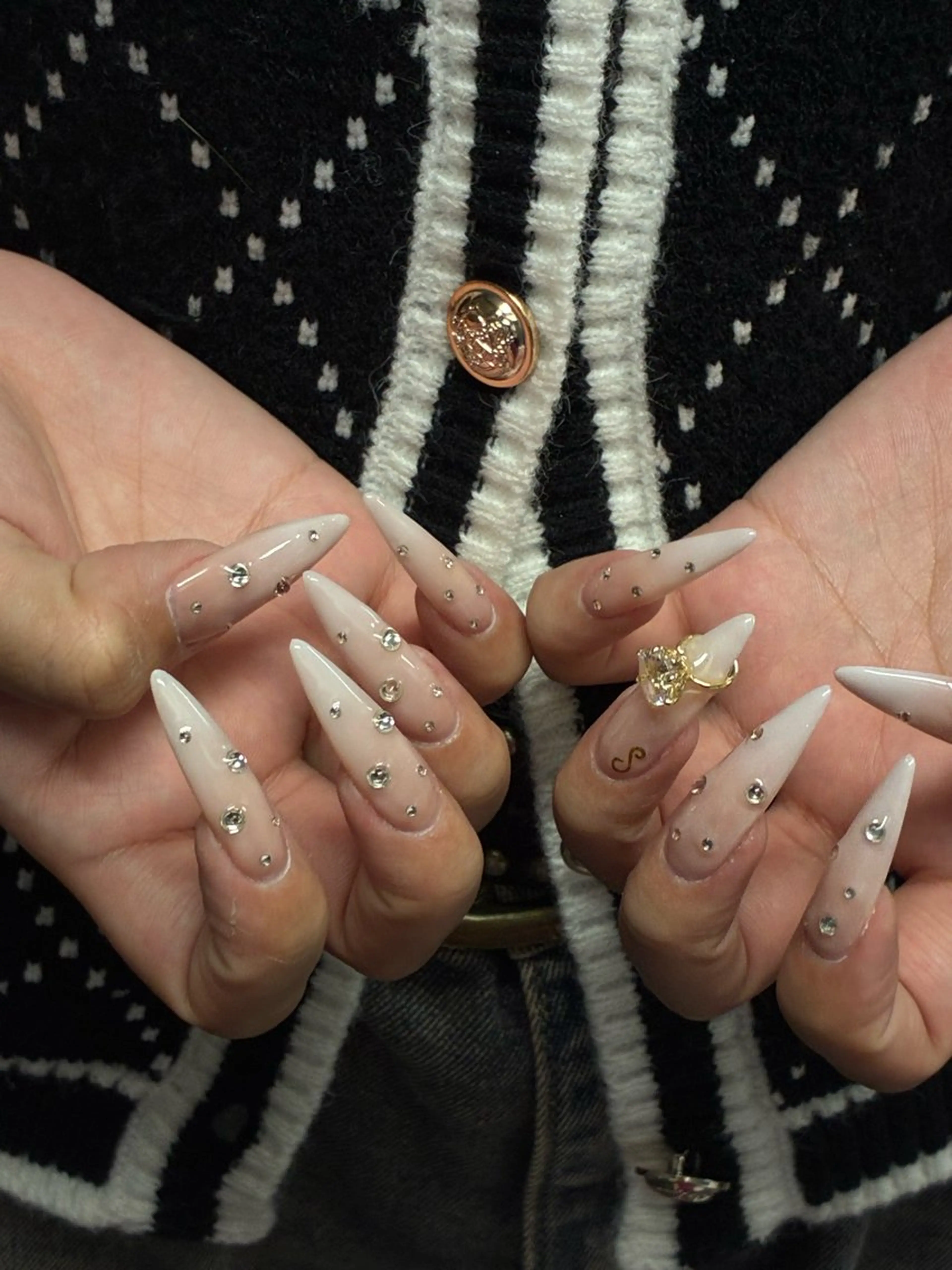 ネイル ハンドネイル Tini ANA.CHUOのネイルデザイン