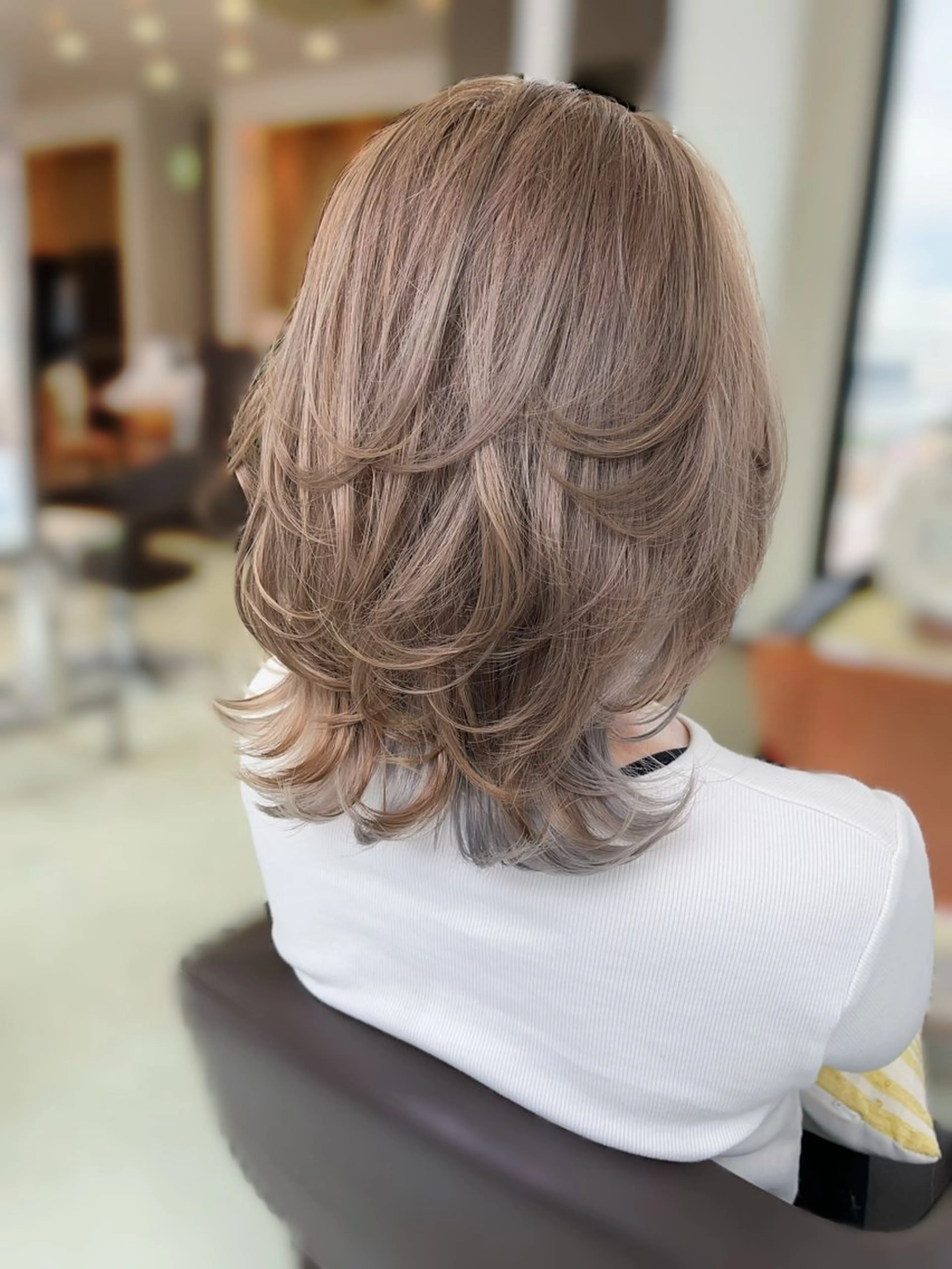 ミディアム wil西宮レイヤー 西村徹のヘアスタイル