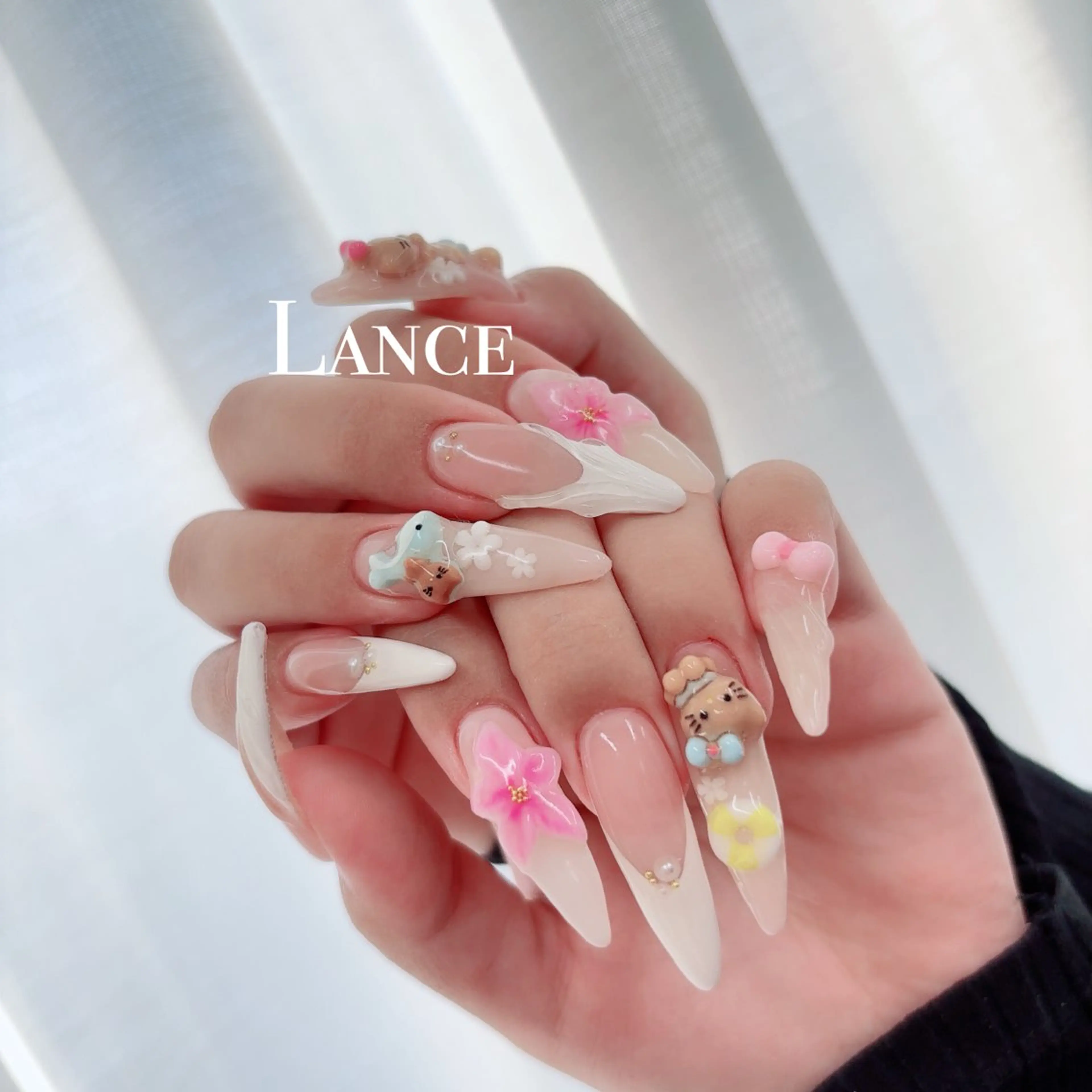 ネイル オーロラネイル ブルー フットネイル 氷ネイル・うるうるネイル キラキラネイル ハンドネイル Lance nailのネイルデザイン
