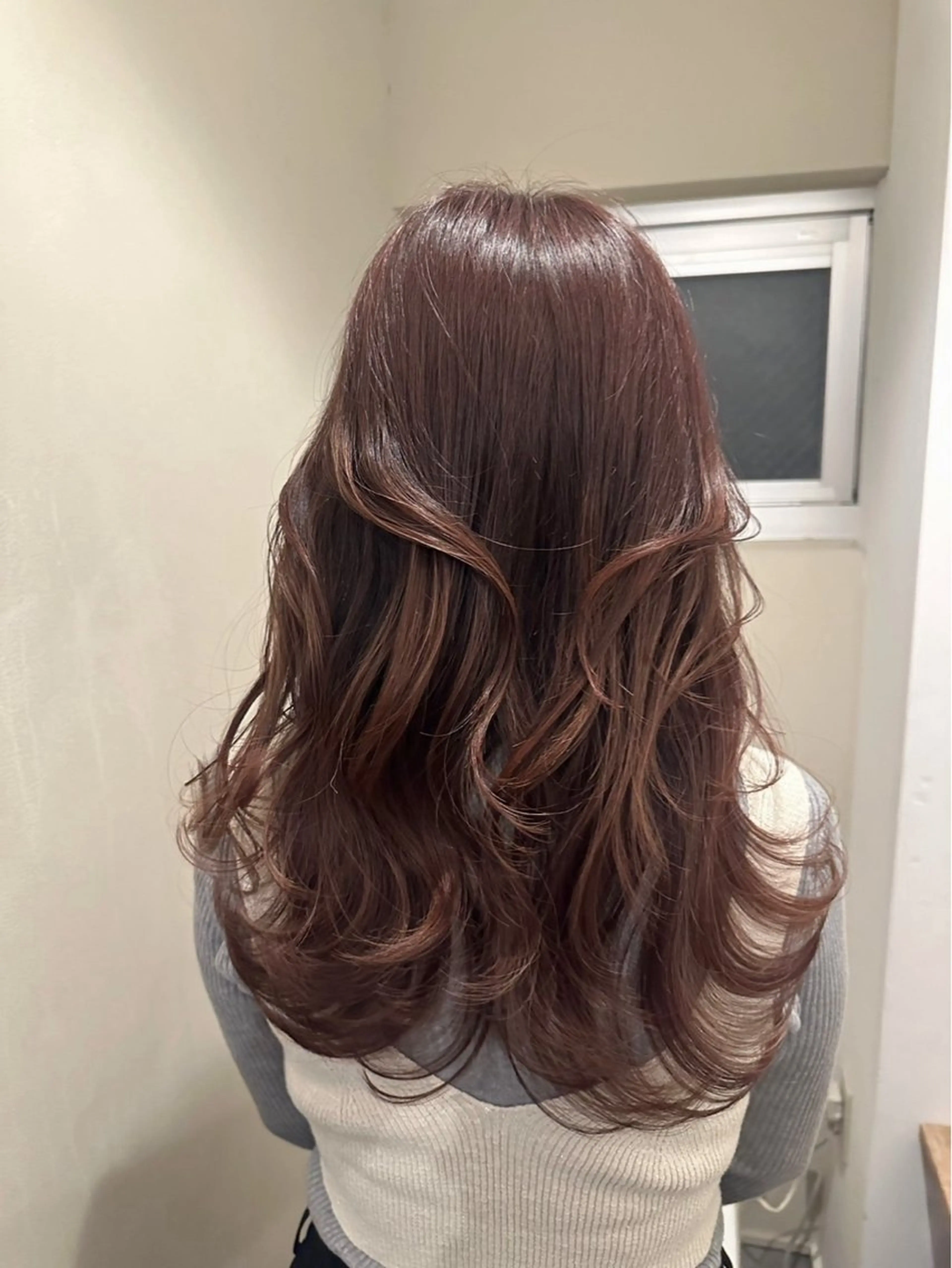ロング ハイレイヤー レイヤーカット カット ヘアカラー トリートメント ロアヘアーコーディネート所属・ナチュラルヘア /透明感/長井遥陽のヘアスタイル
