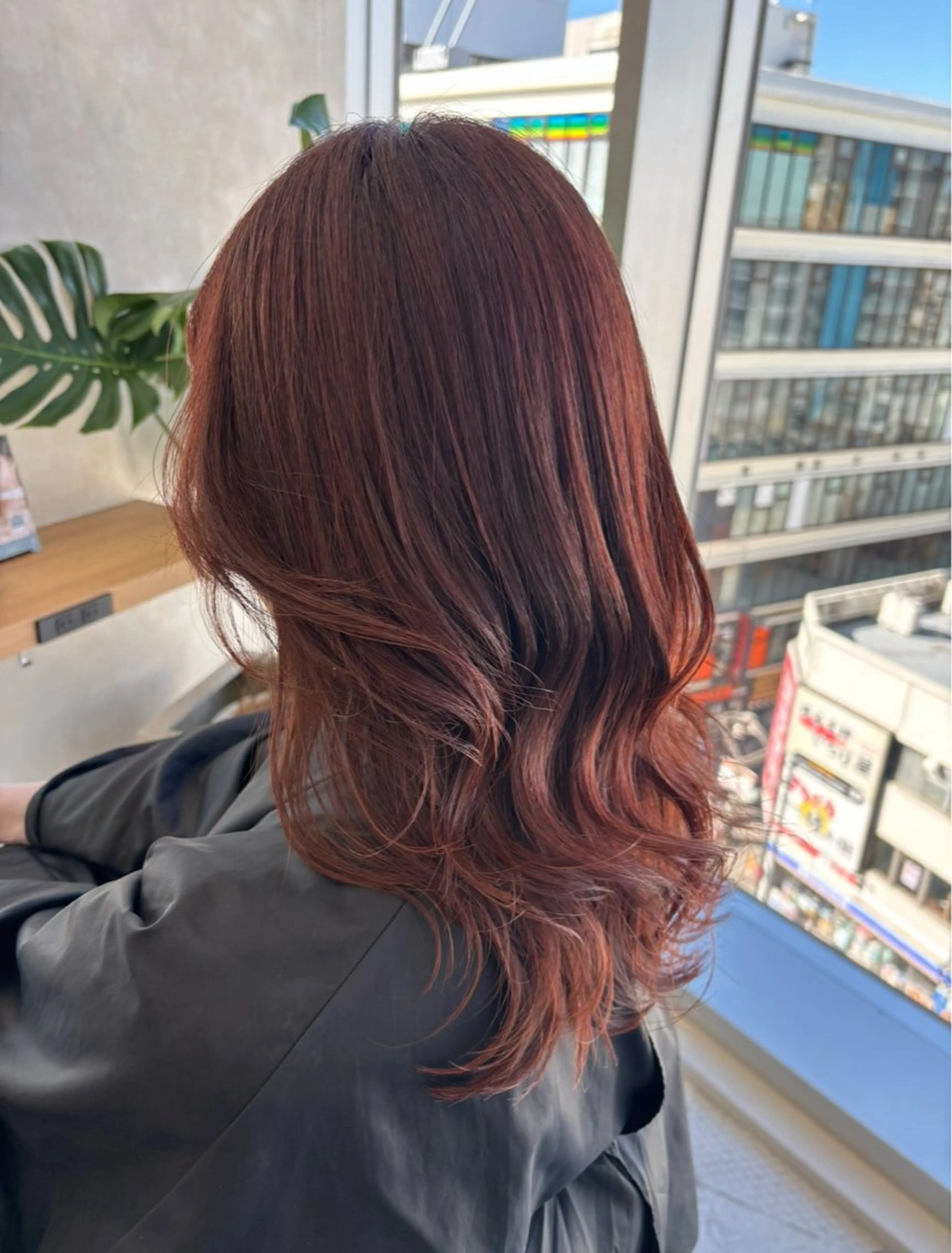 ミディアム カラー ダブルカラー ブリーチなしカラー/ 暖色カラー/艶カラーのヘアスタイル