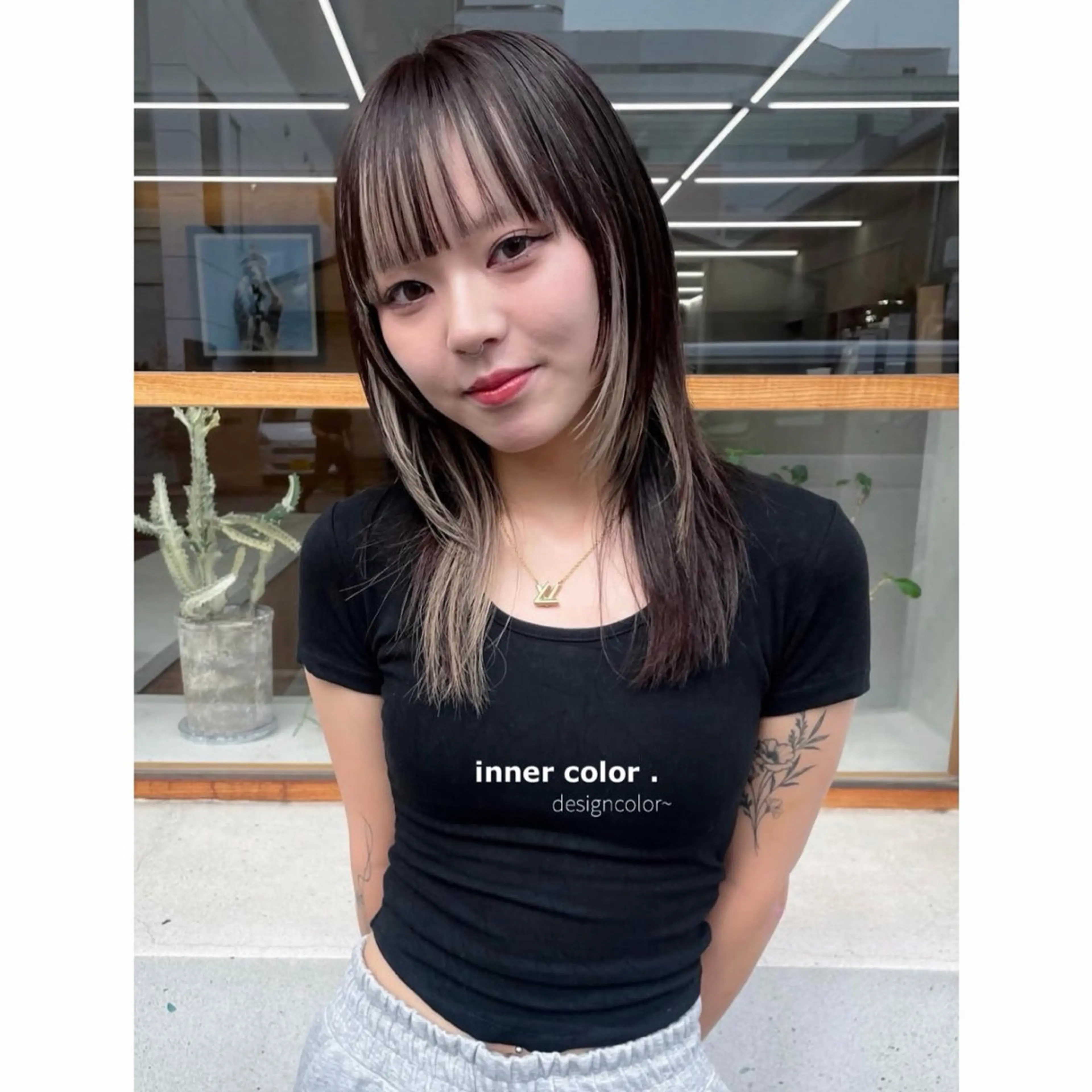 ミディアム カラー インナーカラー カット ヘアカラー mine所属・榛葉 夢乃のヘアスタイル