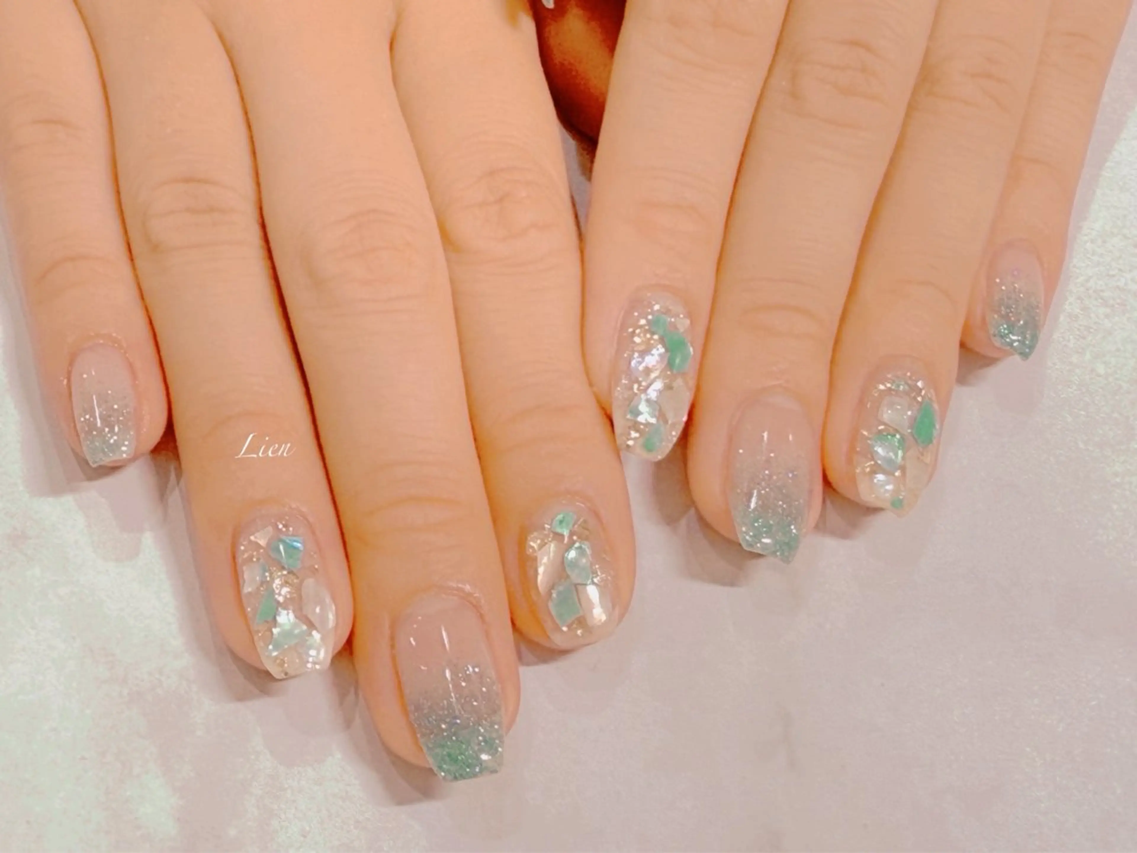 ネイル 長さ出し フットネイル フレンチネイル ジェルネイル ガラスフレンチ ハンドネイル Lien(リアン) 銀座駅6分のネイルデザイン