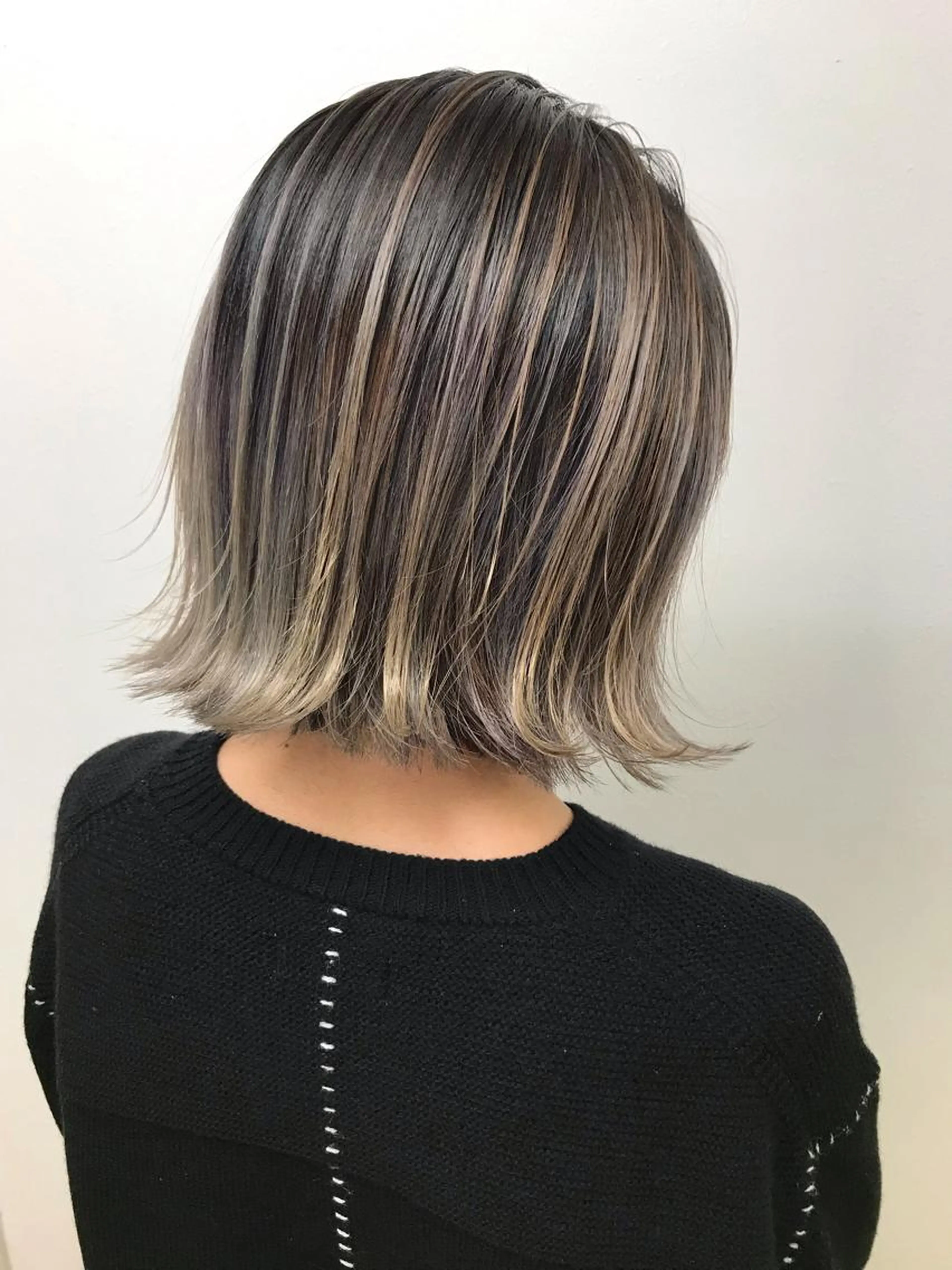 透明感抜群外国人風カラー、ケアブリーチ、ダメージカット(ミディアムまで)の写真