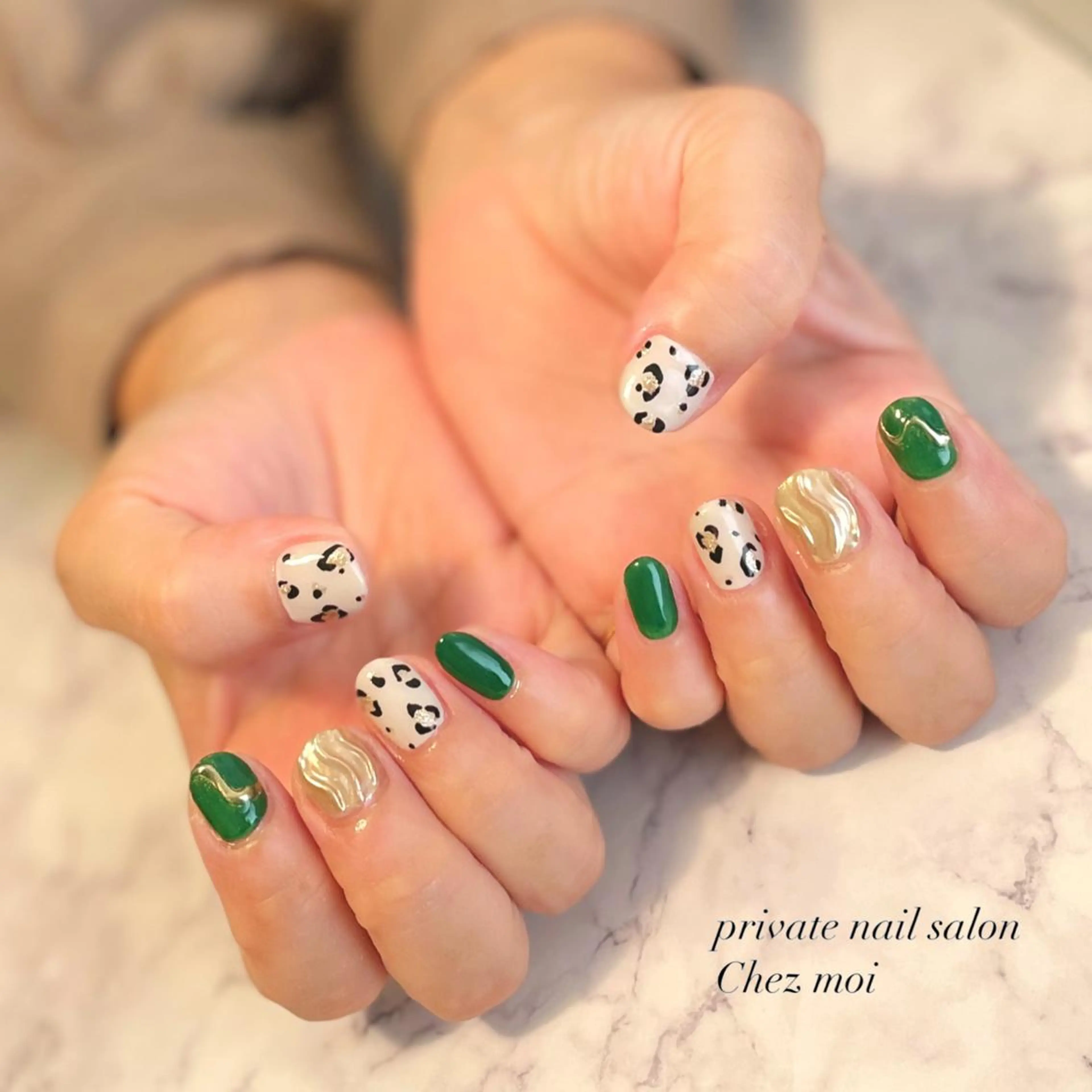 ネイル アニマル柄 KOMINE TOMOKOのネイルデザイン