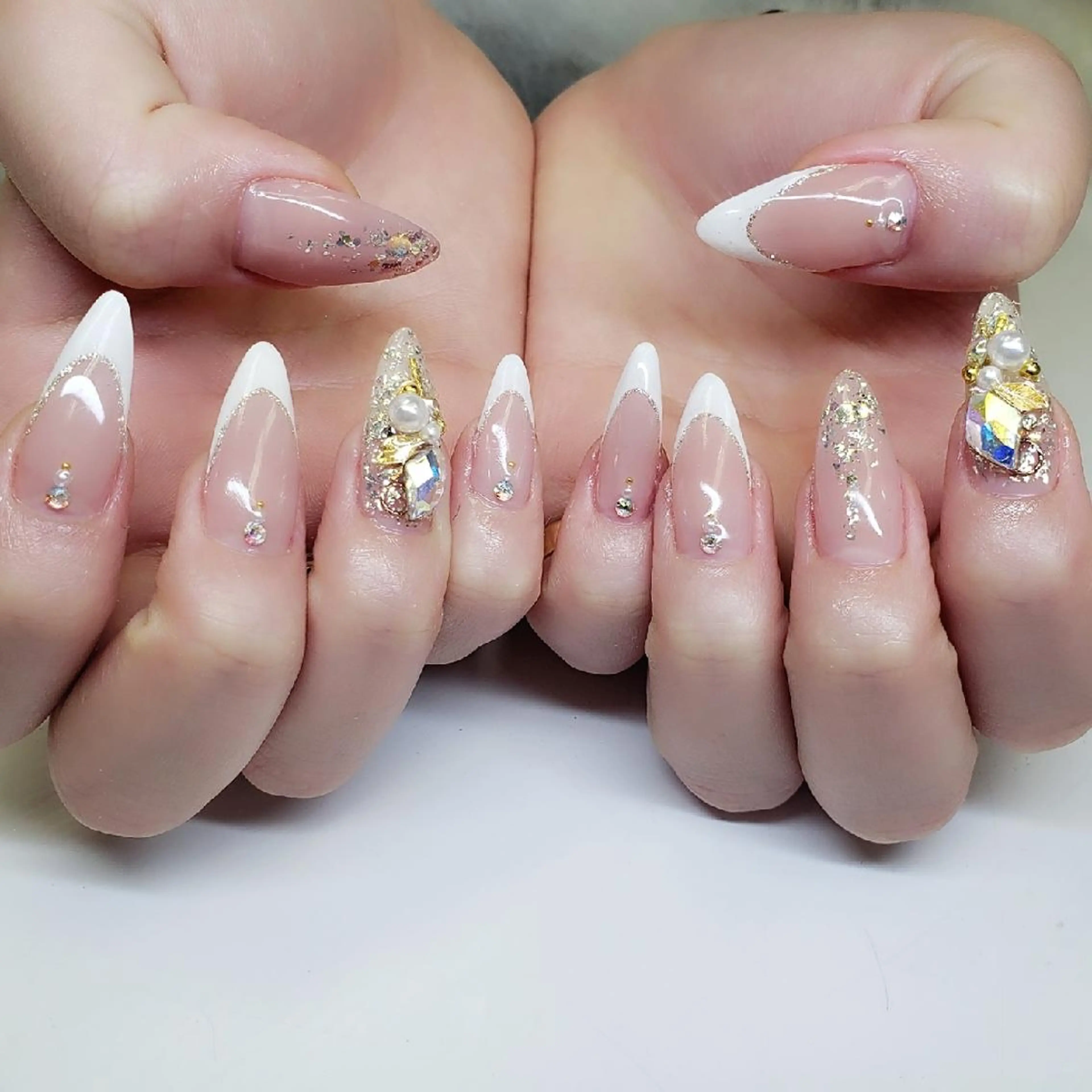 ネイル ストーンネイル クロキ 。のネイルデザイン