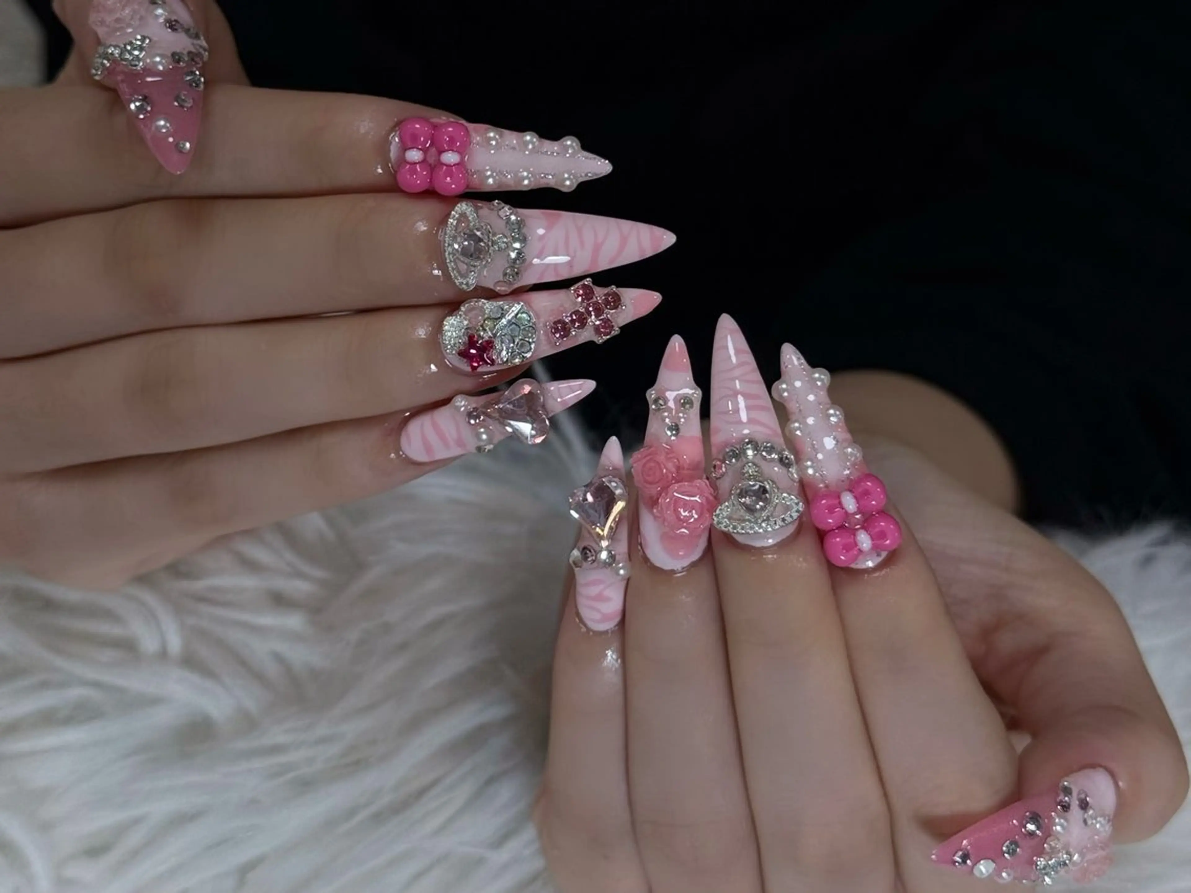 ネイル ボルドー ブラウン チークネイル ドット フットネイル Julli ジュリのネイルデザイン