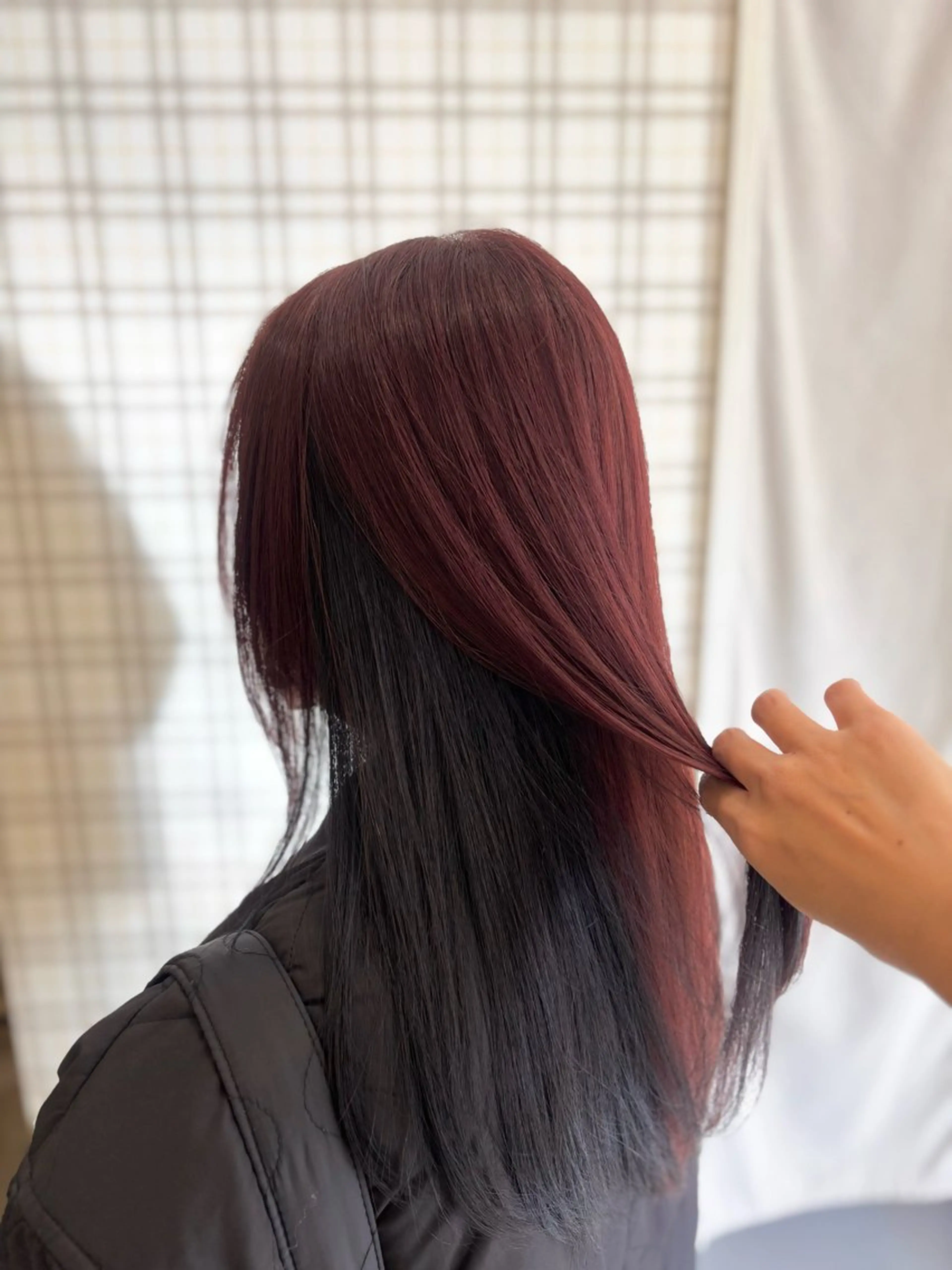 ロング カラー 黒髪 ヘアカラー トリートメント 堀口 彩佳のヘアスタイル