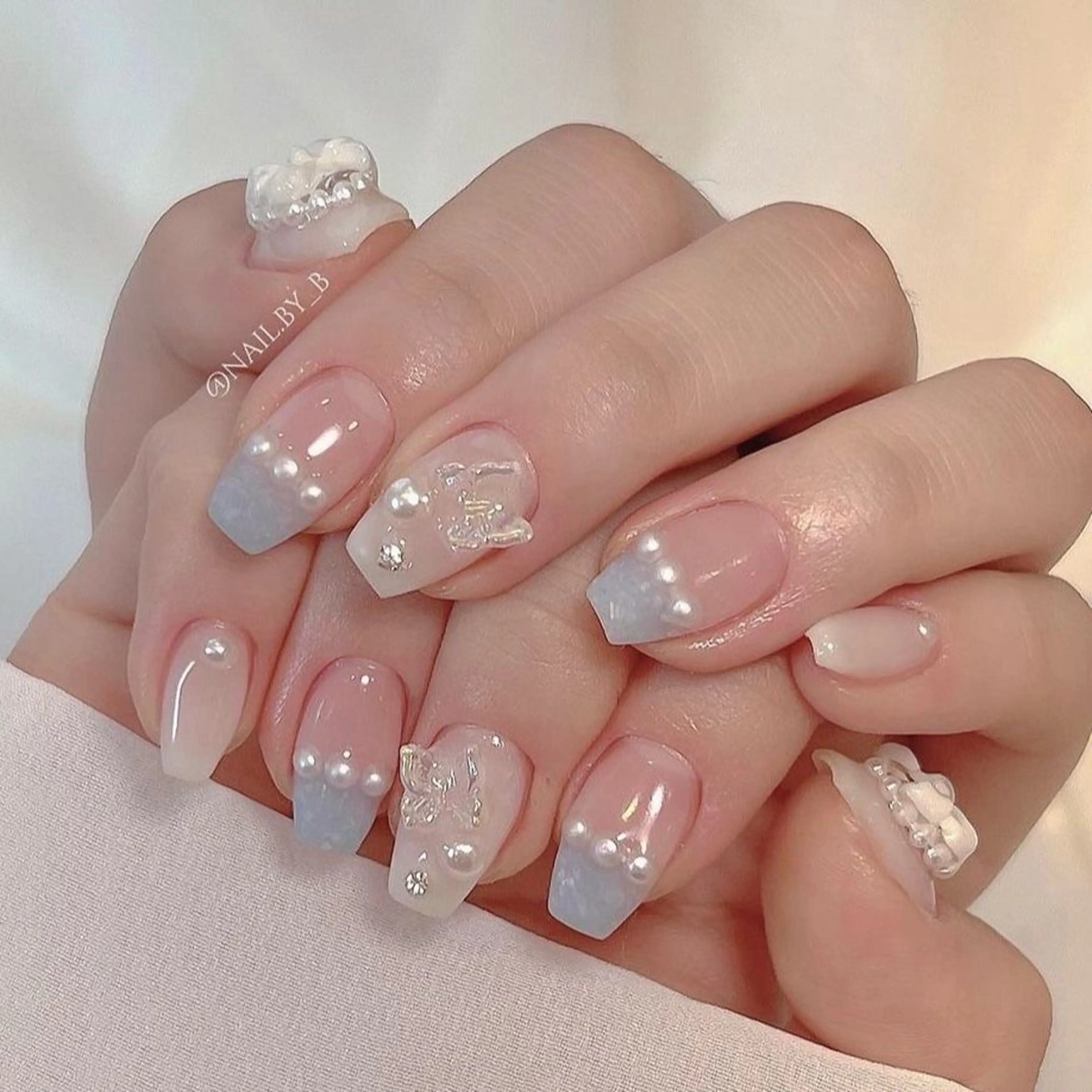 ネイル マグネットネイル ピンク ネイルチップ 冬ネイル Lee Nailsのネイルデザイン
