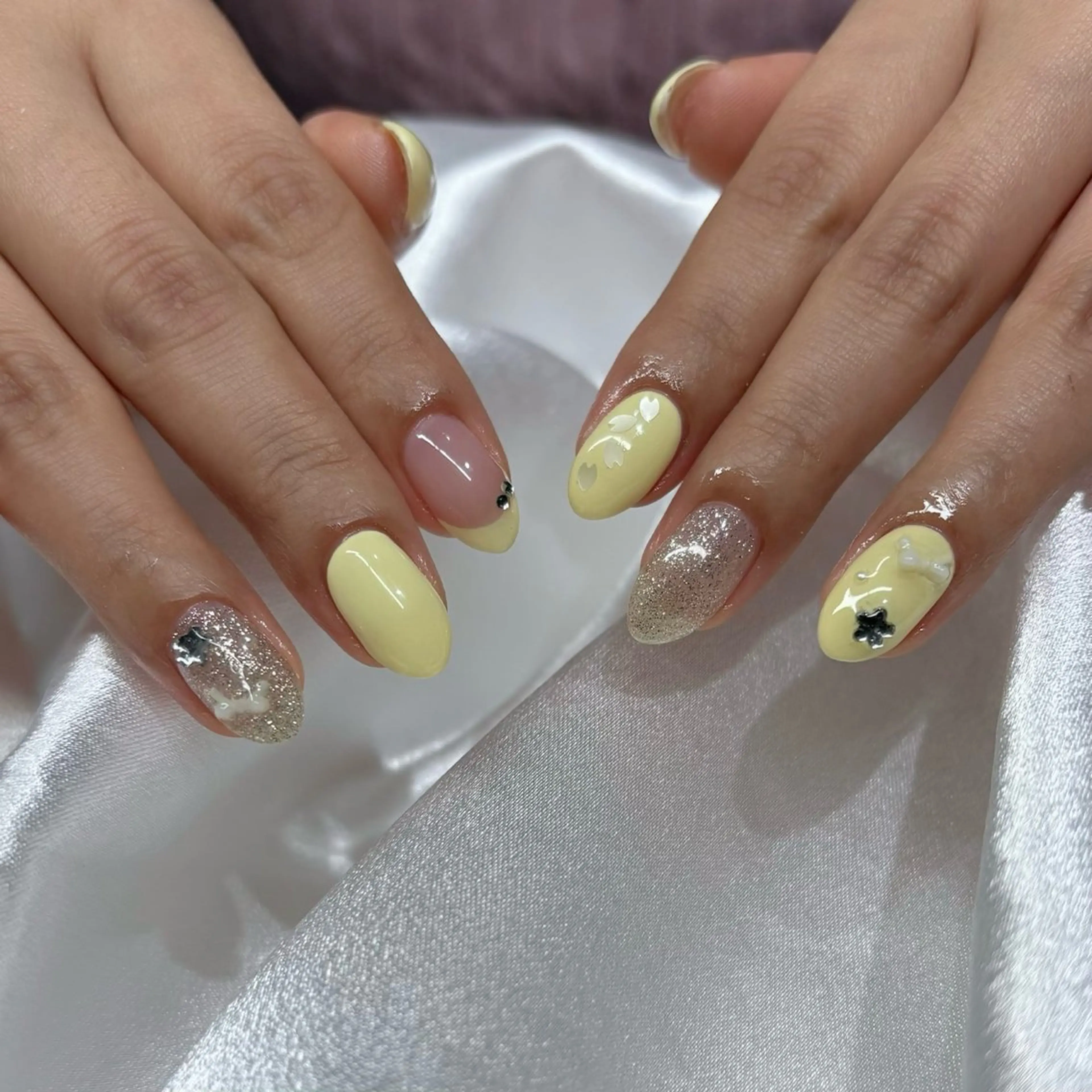 ネイル アートネイル ハンドネイル private salon magique所属・Rina🫧 大阪/福島のネイルデザイン