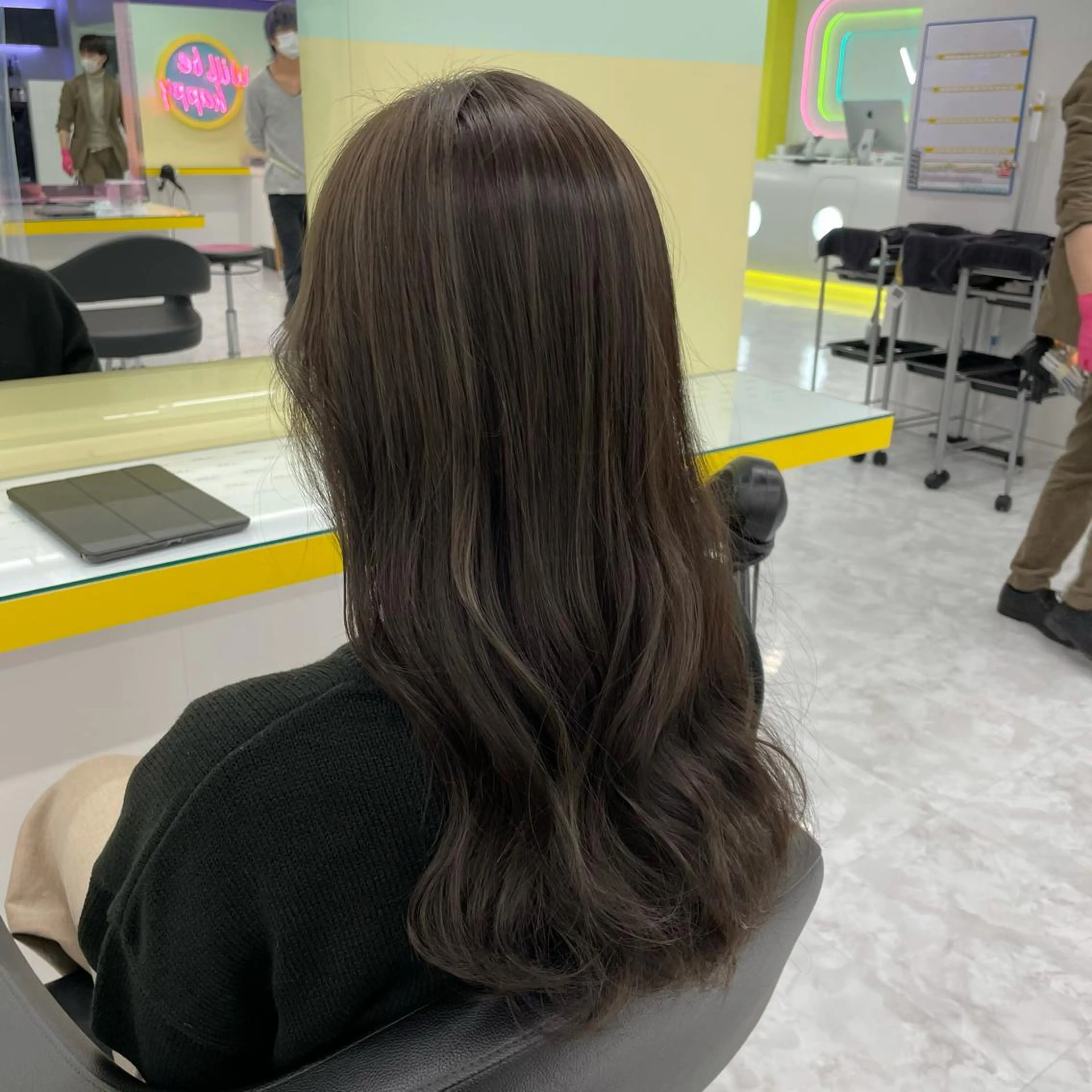 セミロング カラー ヘアアレンジ ヘアカラー ☁️縮毛矯正✖️ 透明感☁️りくのヘアスタイル