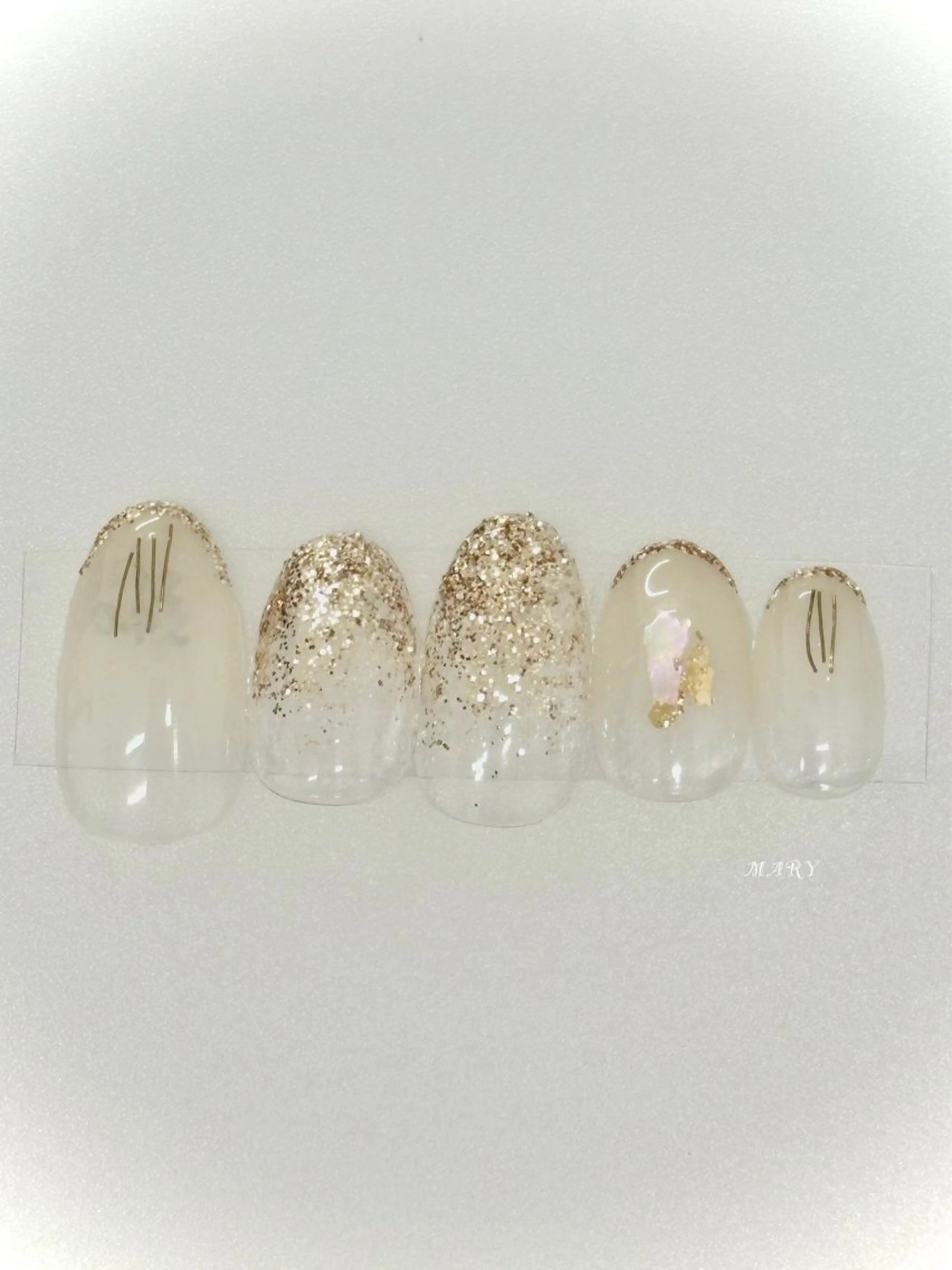 ネイル ゴールド グラデーション ラメ(グリッター) ラメグラデーション ニュアンスネイル ハンドネイル Mary nail所属・Mary nail .narumiのネイルデザイン