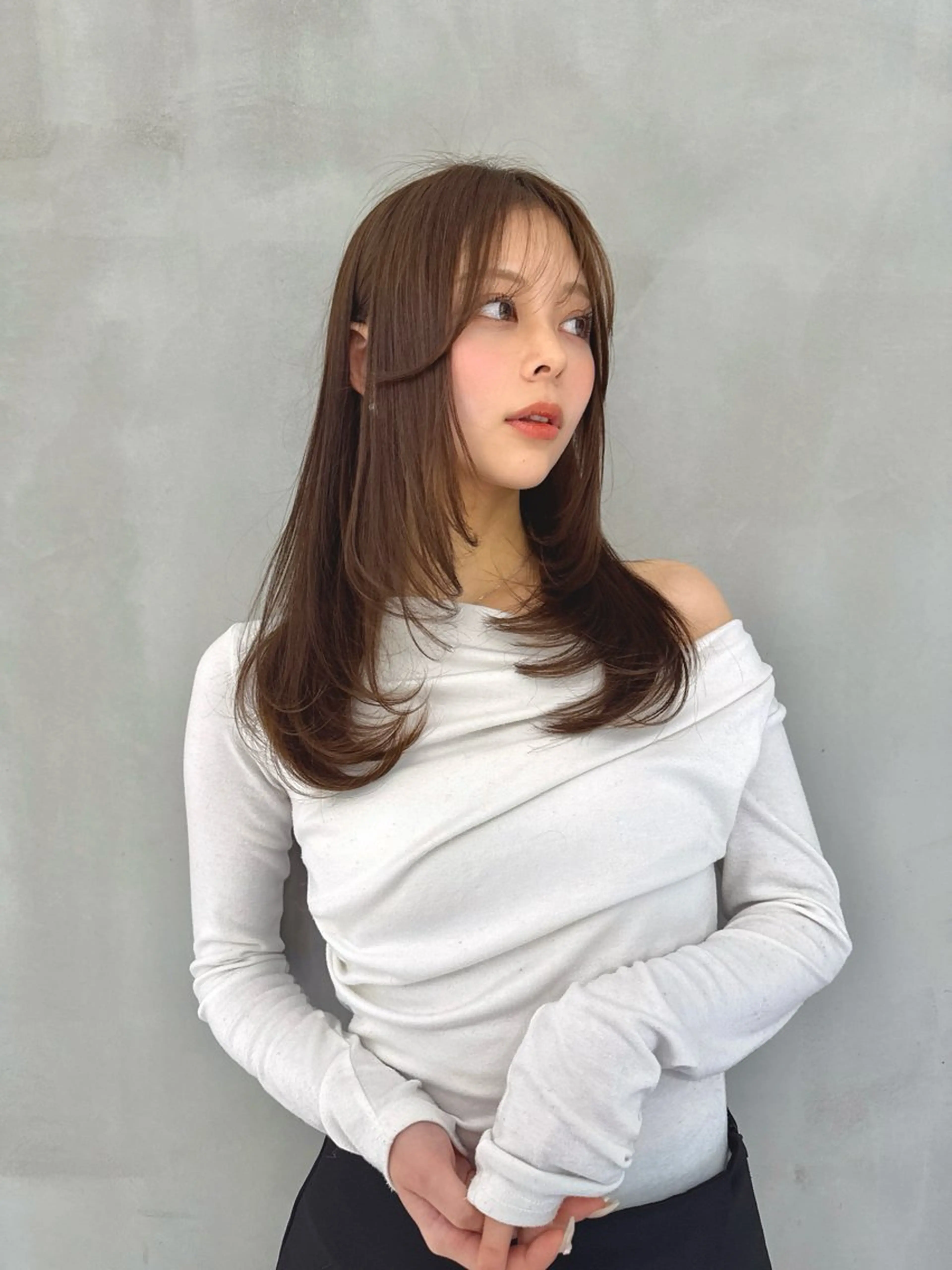 セミロング カラー 前川薫子🌙艶カラー 🩶レイヤーカットのヘアスタイル