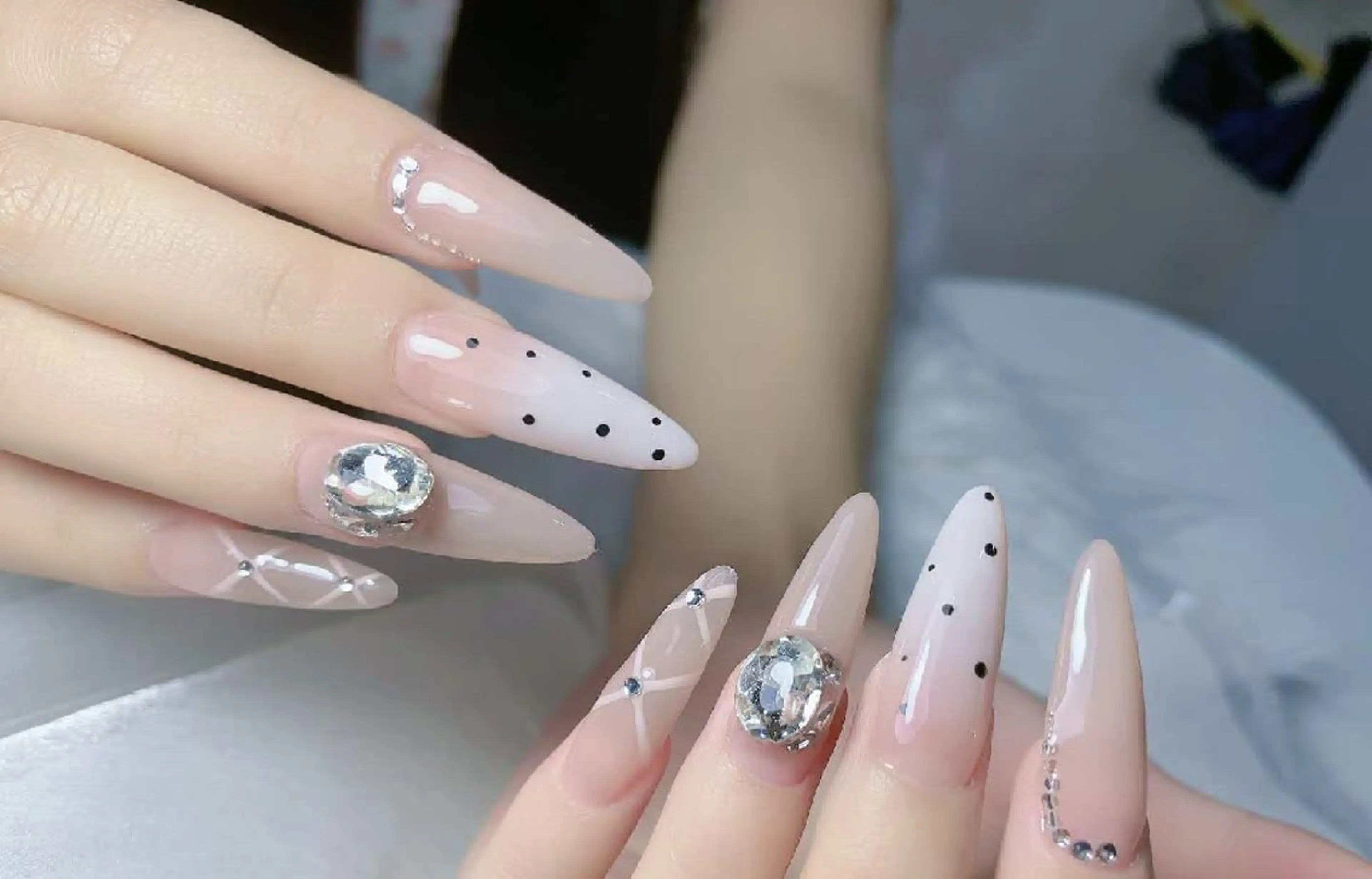 ネイル 小島 阿佑美のネイルデザイン